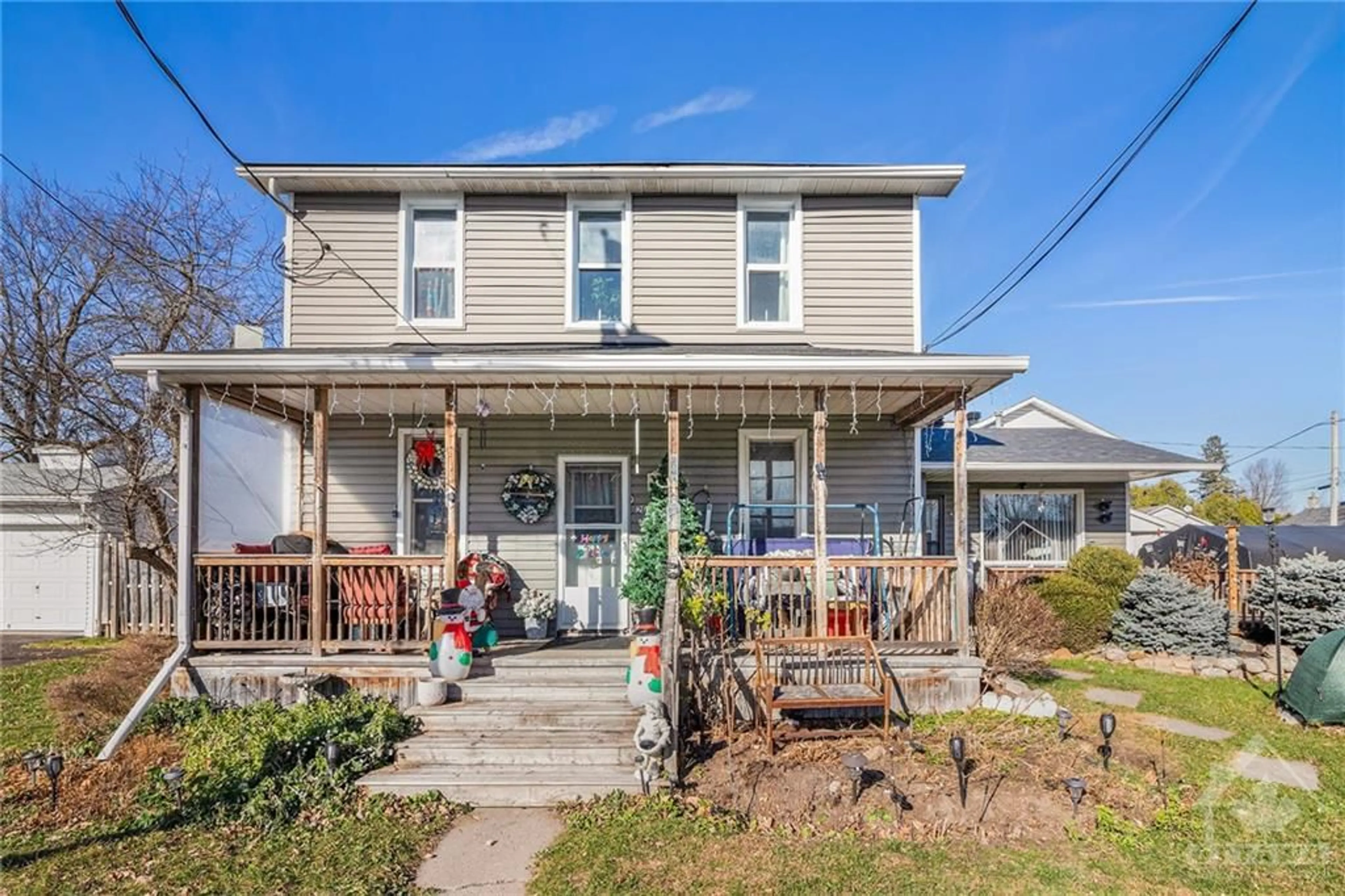 Frontside or backside of a home, cottage for 203 CASTOR St, Russell Ontario K4R 1C7