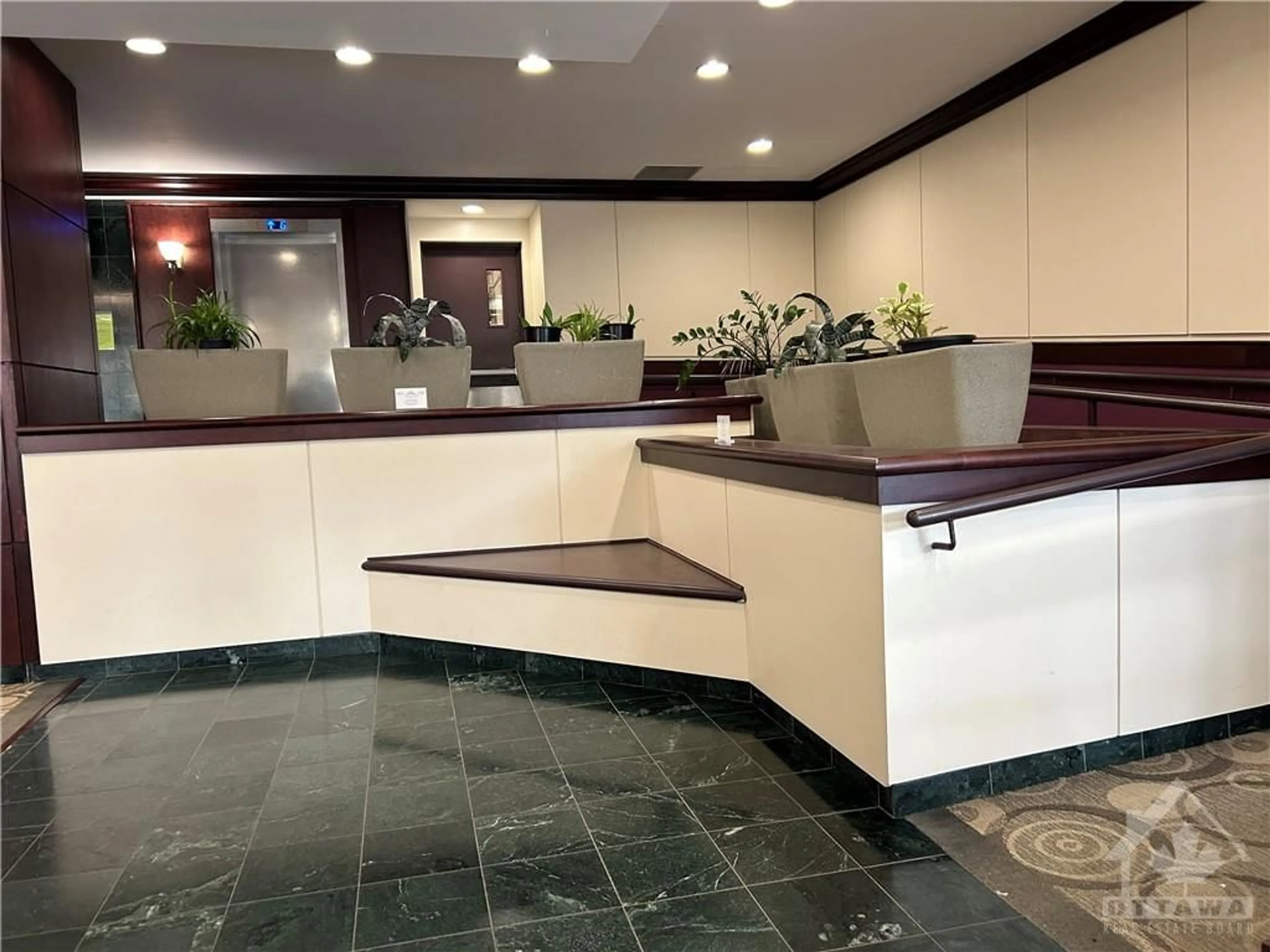 Indoor lobby, unknown floor for 200 LAFONTAINE Ave #1503, Ottawa Ontario K1L 8K8