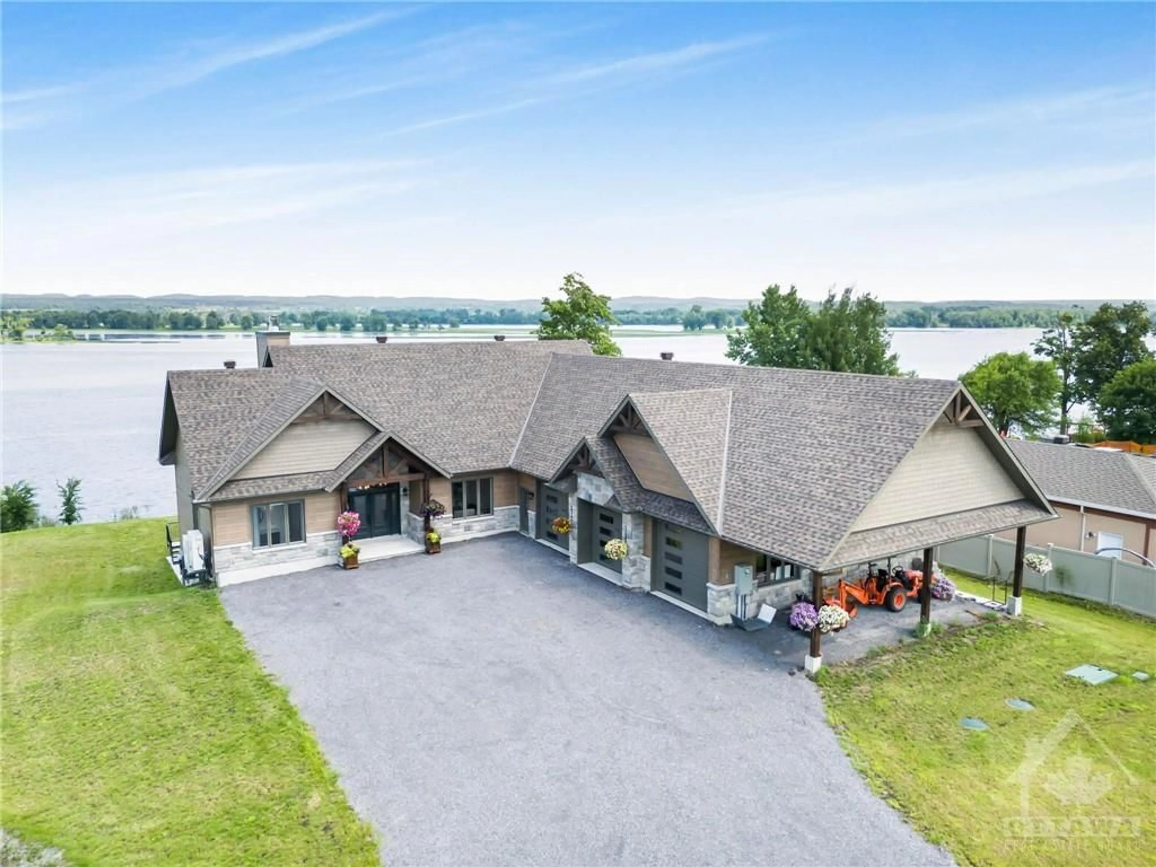 Frontside or backside of a home, cottage for 3815 OLD HIGHWAY 17 Rd, Rockland Ontario K4K 1W2