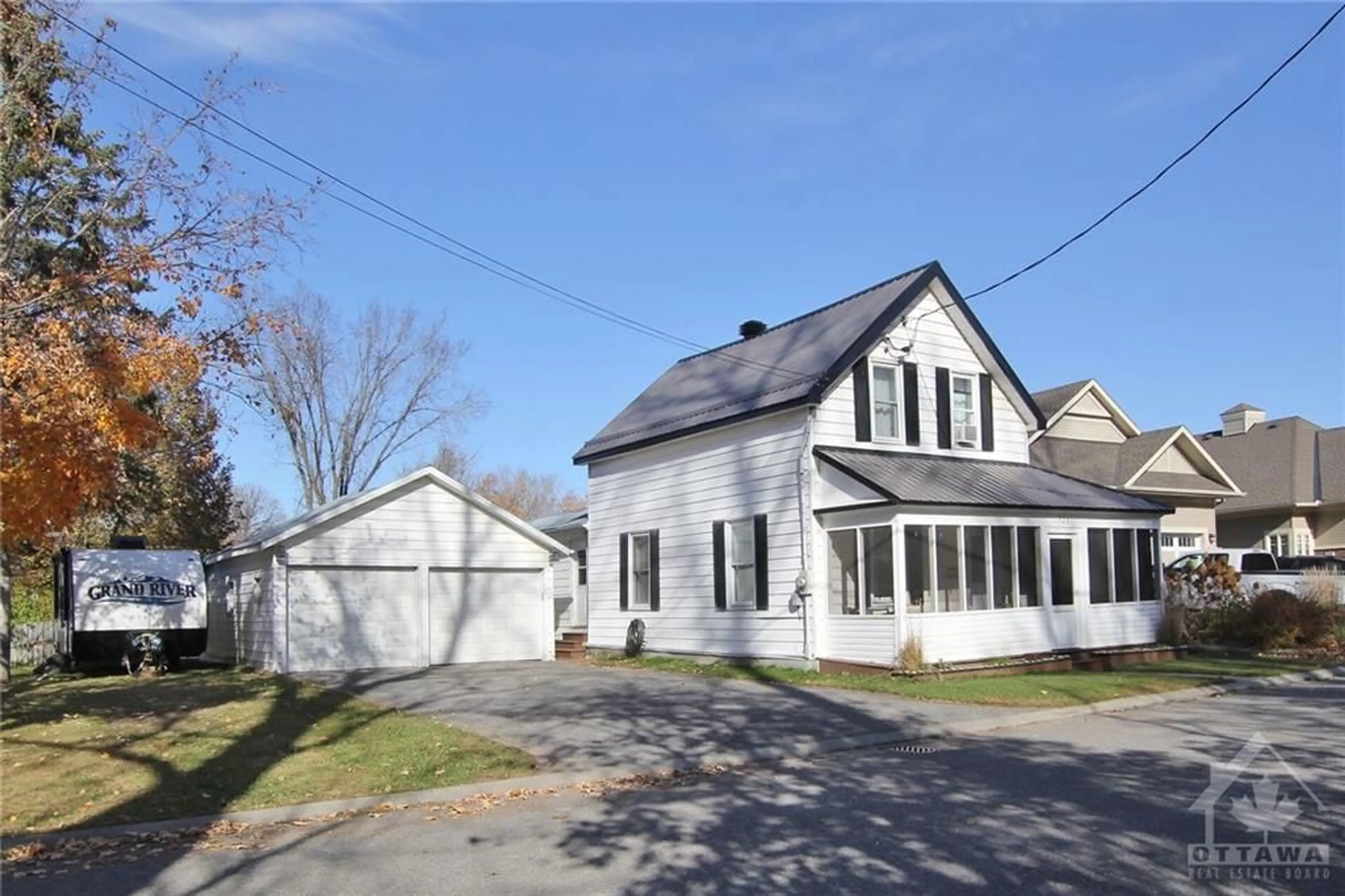 Frontside or backside of a home, cottage for 125 RIVINGTON St, Carp Ontario K0A 1L0