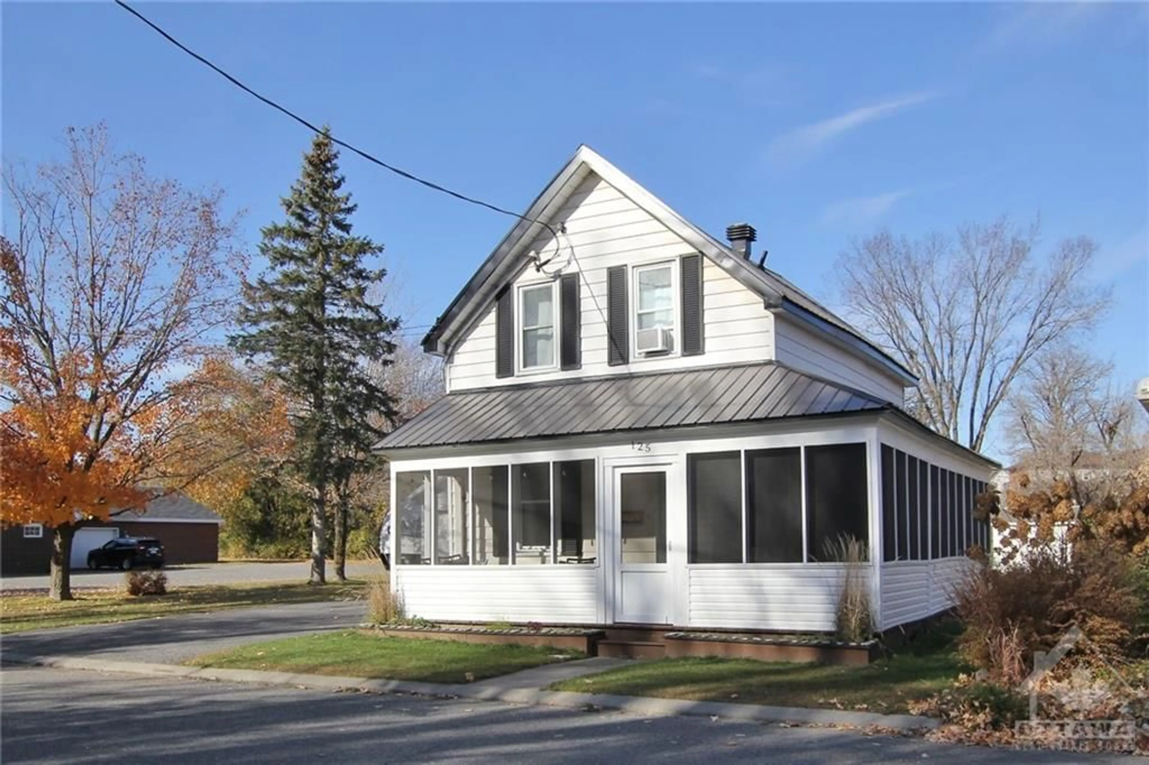 Frontside or backside of a home, cottage for 125 RIVINGTON St, Carp Ontario K0A 1L0