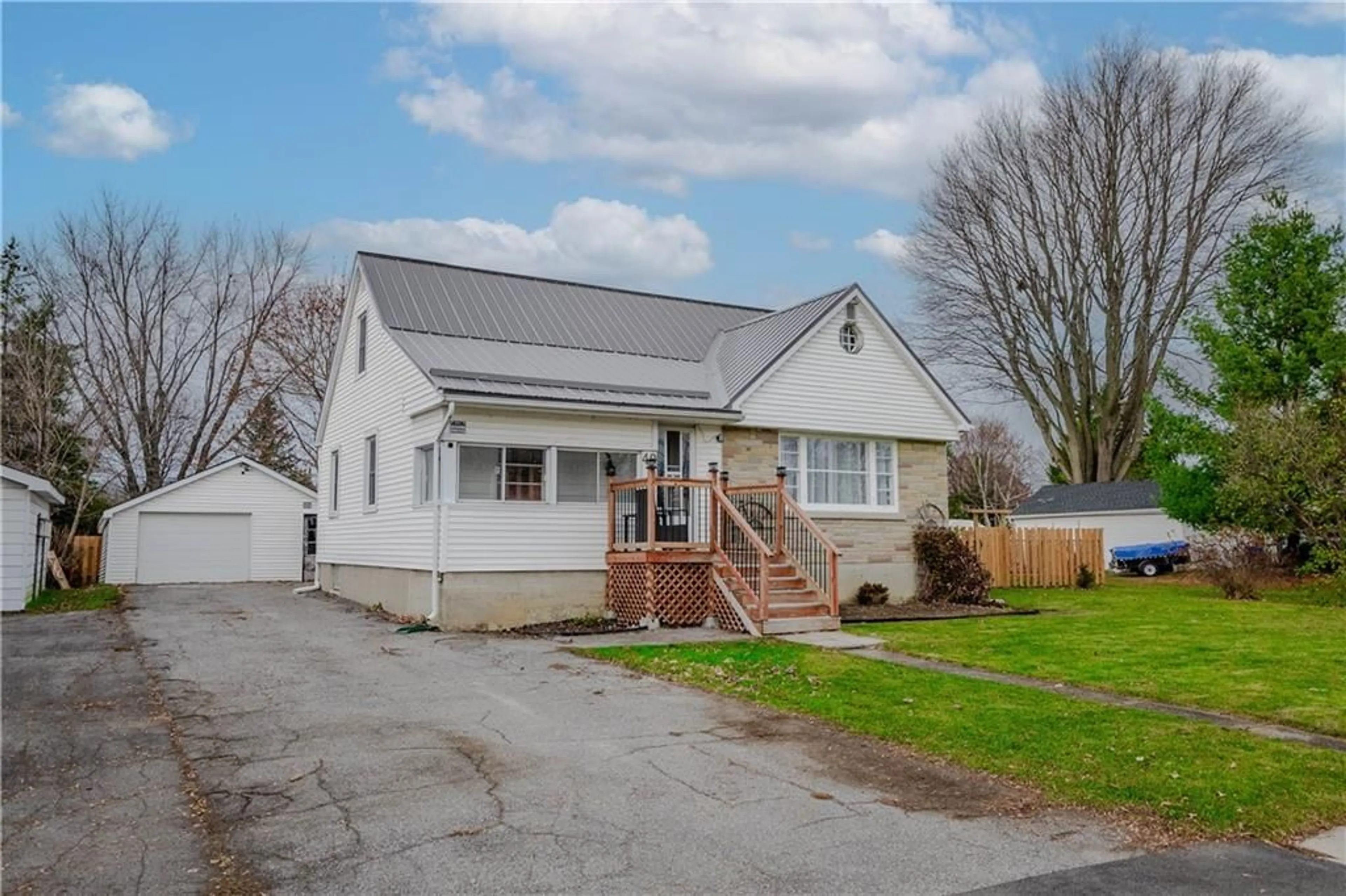 Frontside or backside of a home, cottage for 49 SANTA CRUZ Dr, Ingleside Ontario K0C 1M0