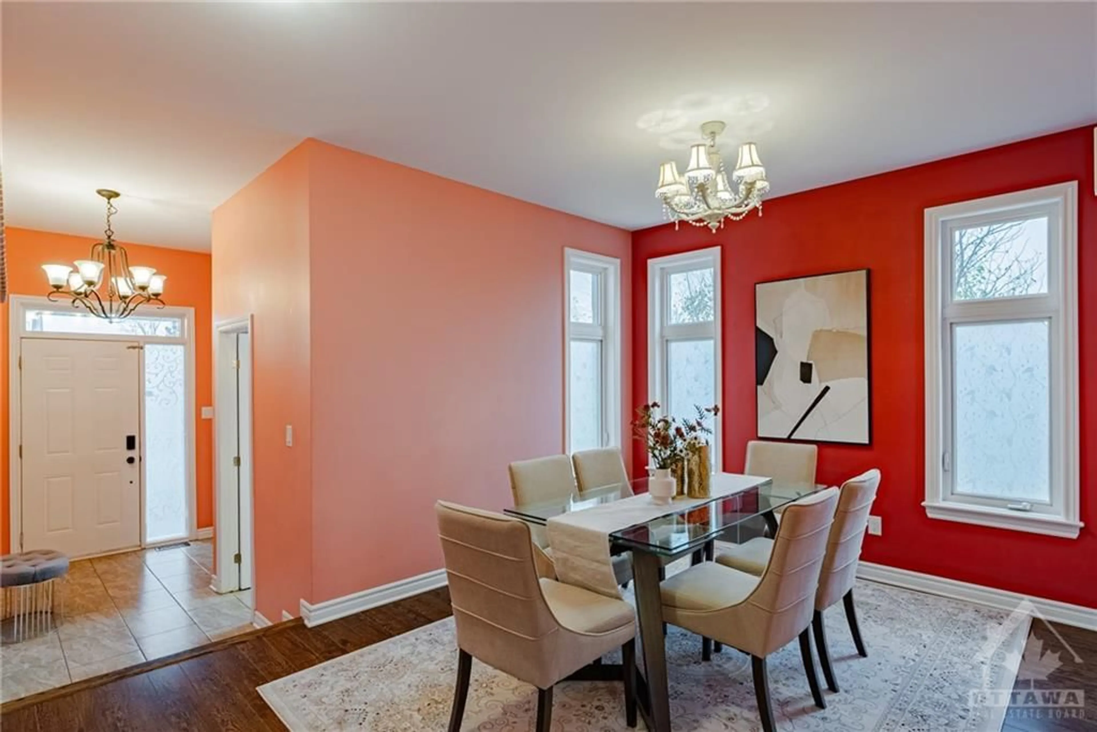 Dining room, wood floors for 21 ORANGE BLOSSOM Pvt, Gloucester Ontario K1T 0M9