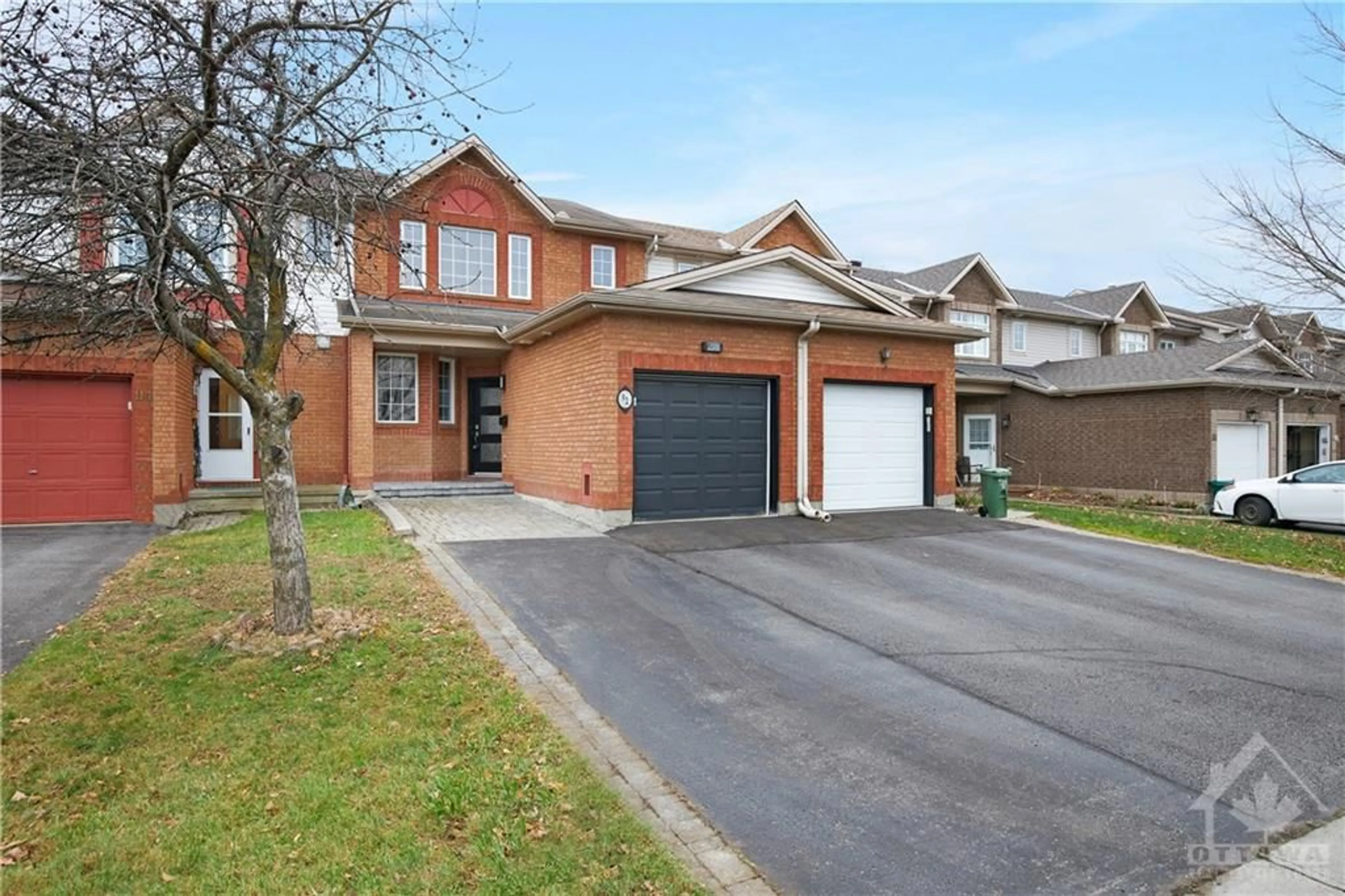 Frontside or backside of a home, cottage for 92 CARWOOD Cir, Ottawa Ontario K1K 4V5