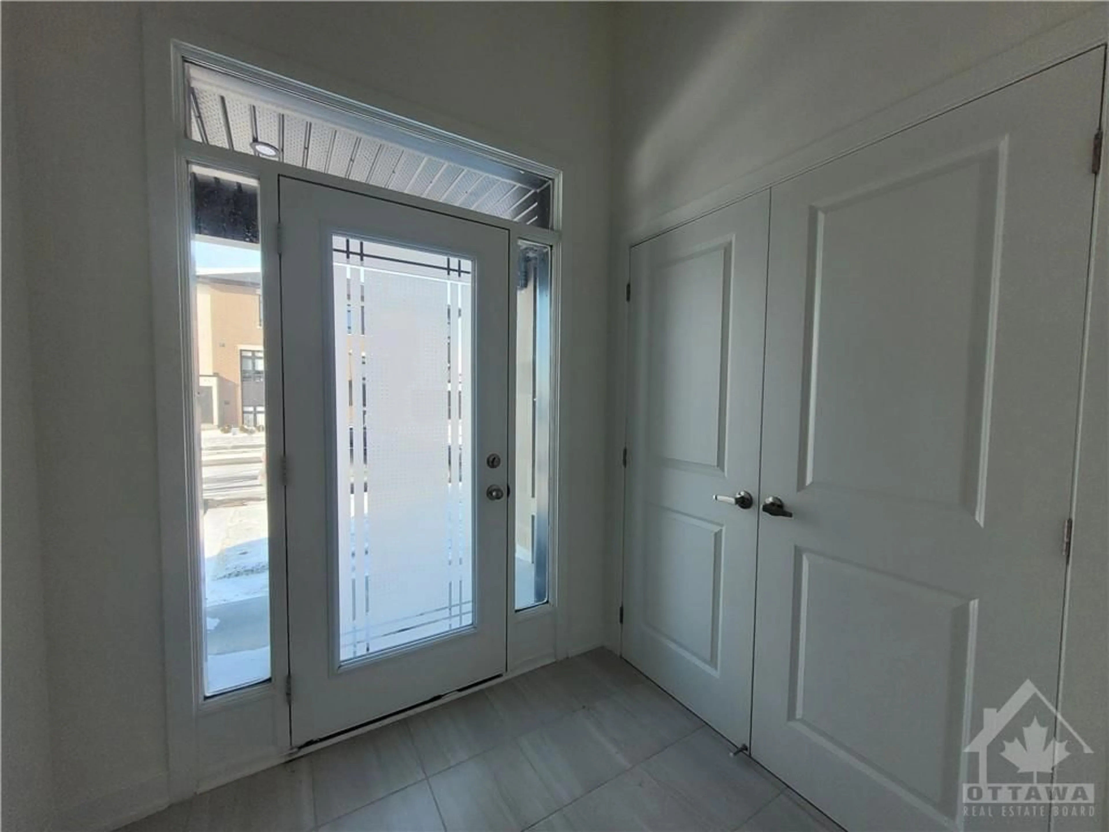 Indoor entryway, not visible floor for 32 OVERBERG Way, Ottawa Ontario K2S 2S9