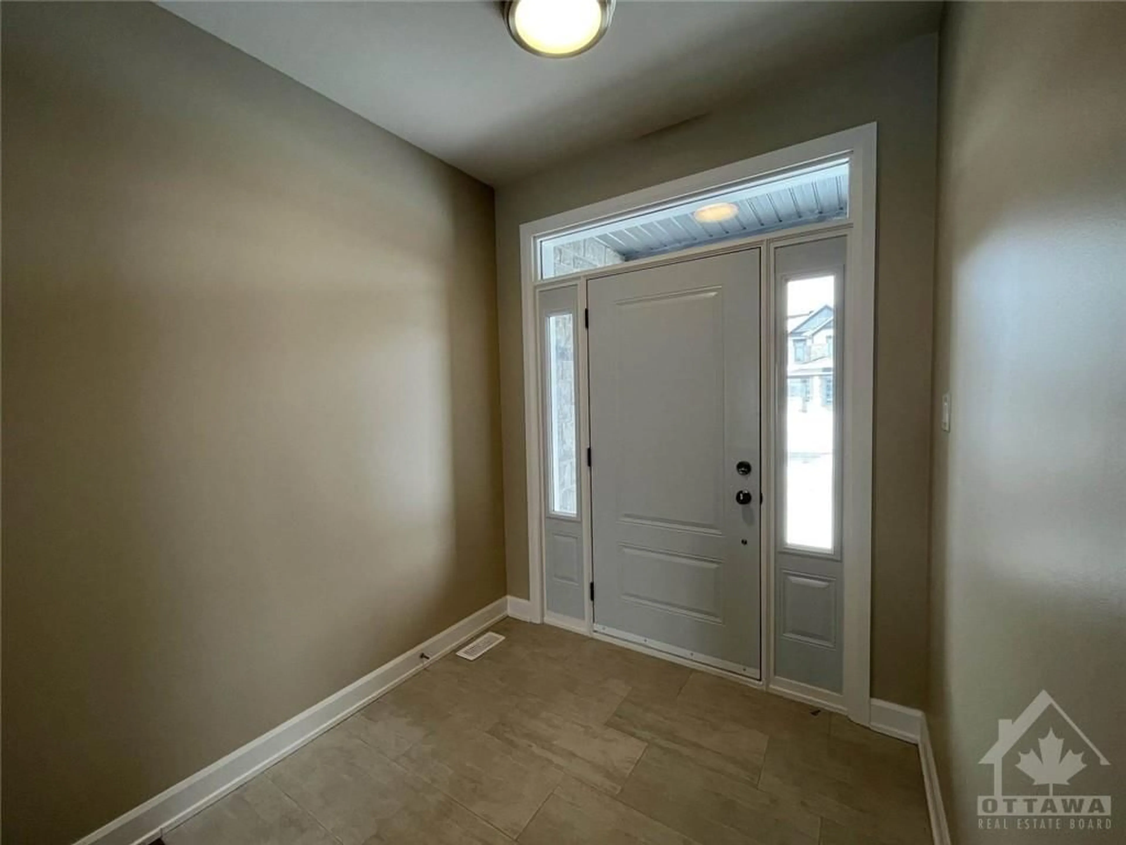 Indoor entryway, unknown floor for 623 PARKVIEW Terr, Russell Ontario K4R 0C6