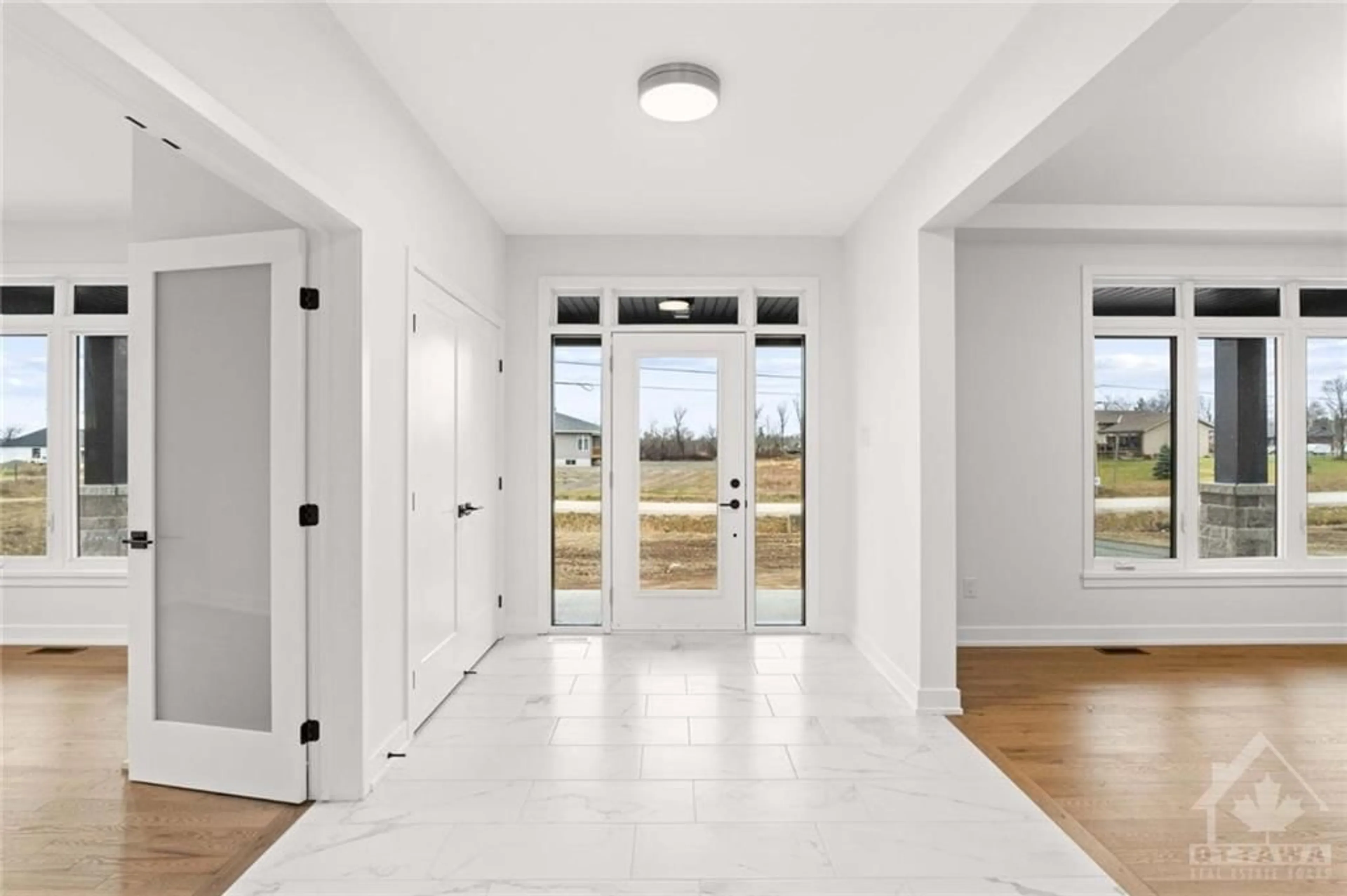 Indoor entryway, wood floors for 131 CASSIDY Cres, Carleton Place Ontario K7C 0E1