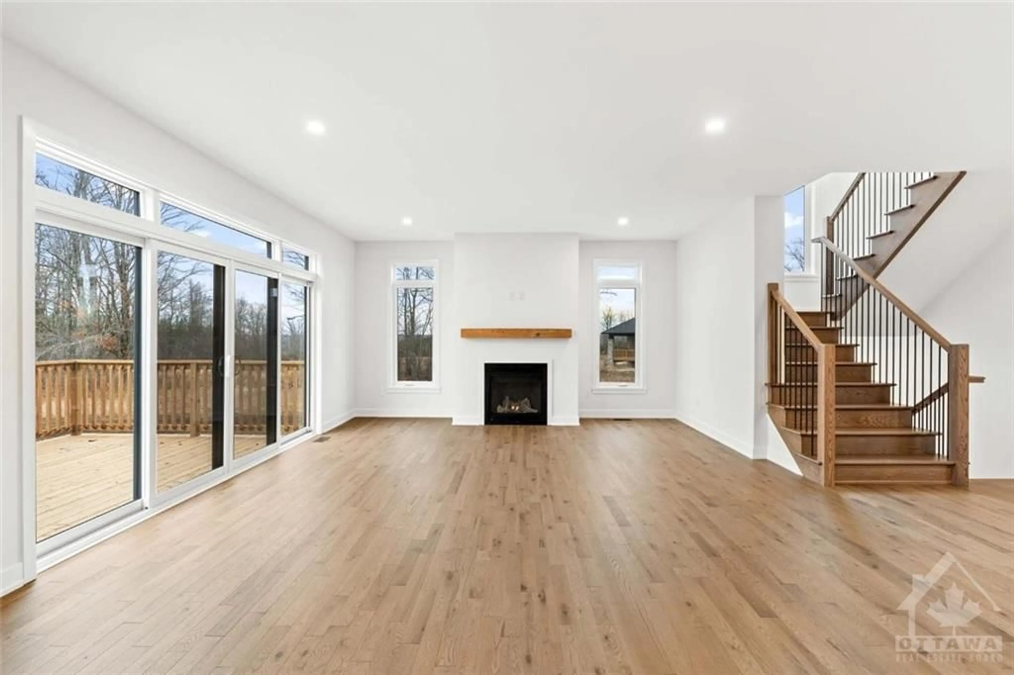 Living room, wood floors for 131 CASSIDY Cres, Carleton Place Ontario K7C 0E1