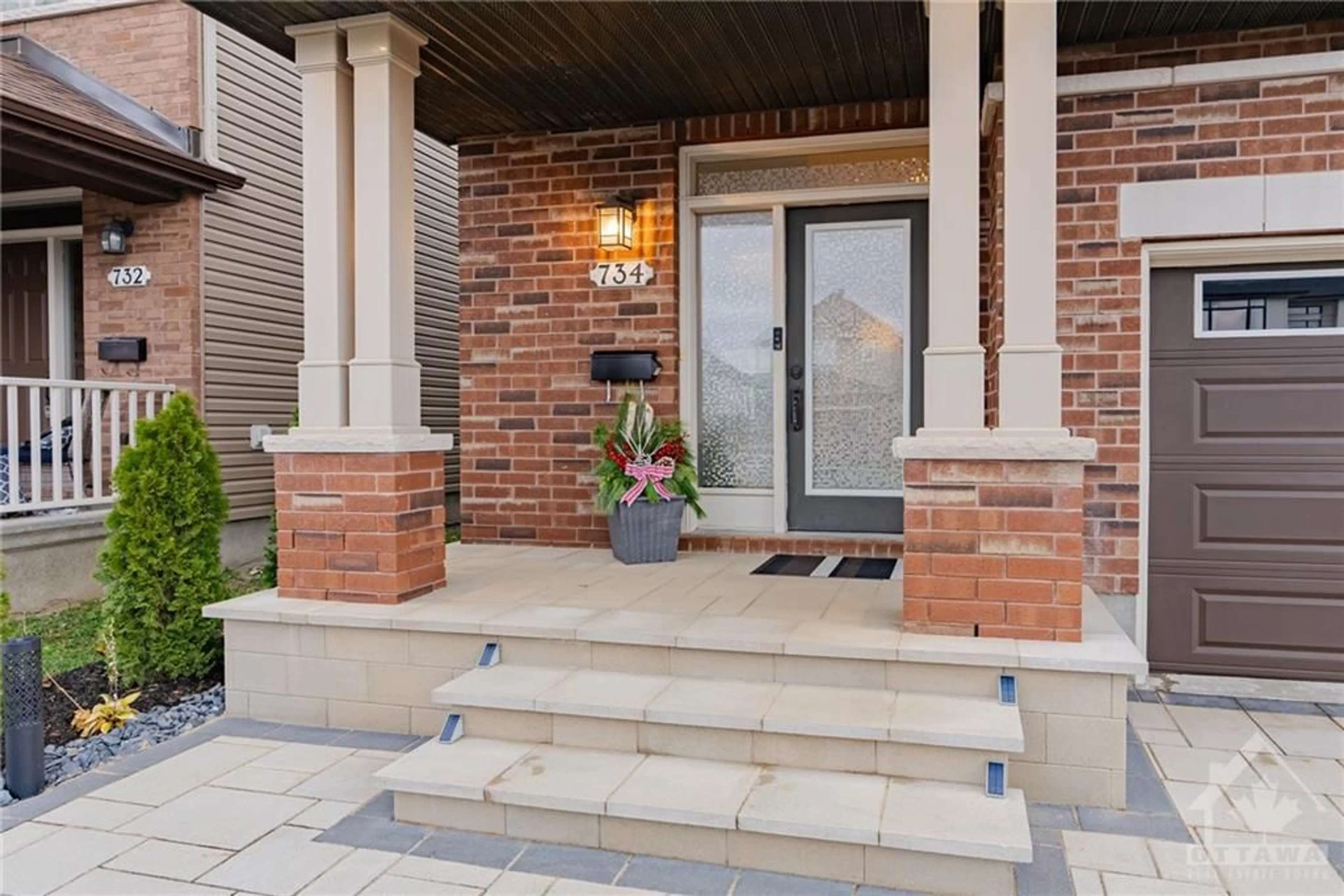 Indoor entryway, ceramic floors for 734 BRIAN GOOD Ave, Ottawa Ontario K4M 0E3