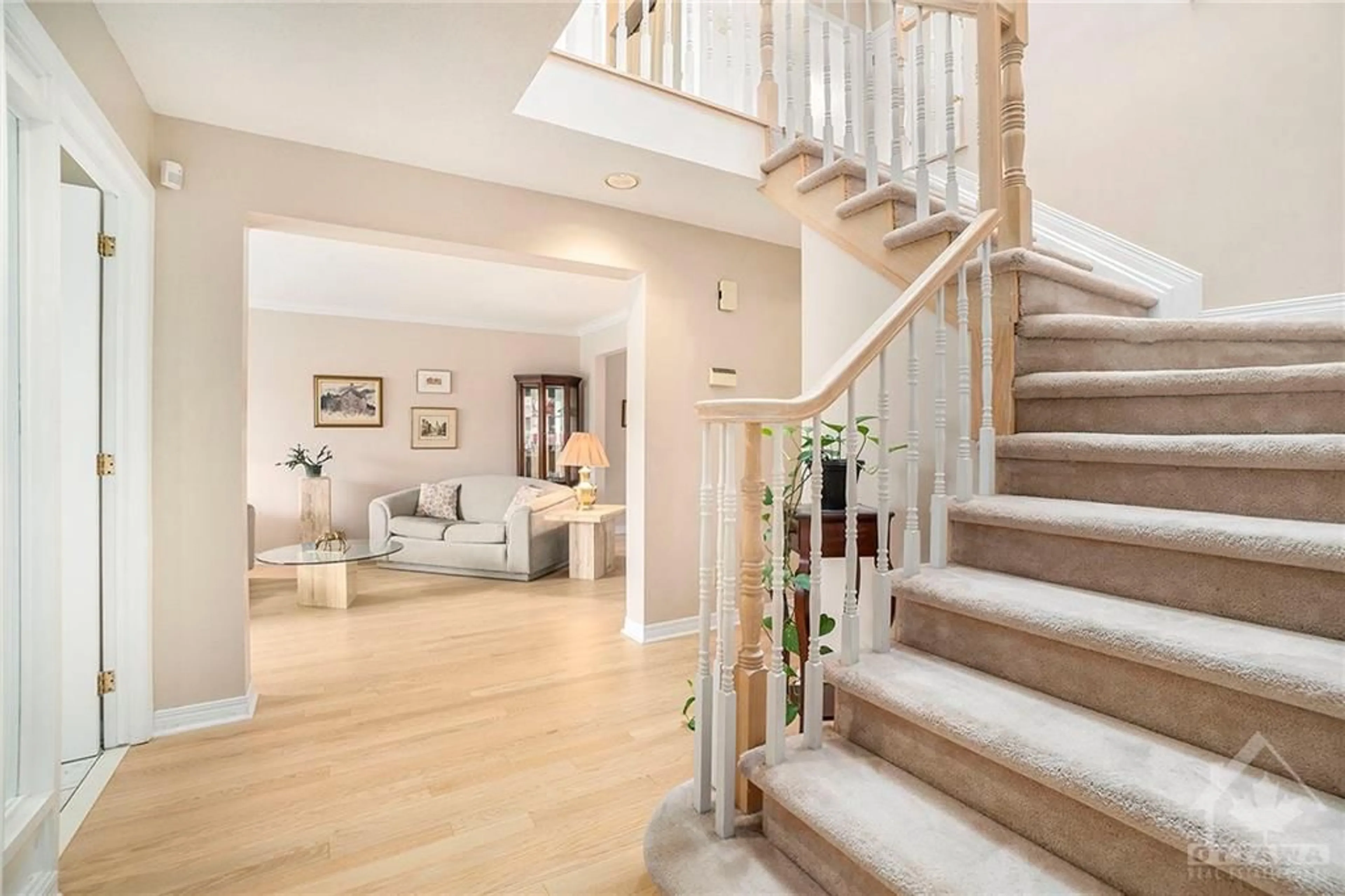 Indoor foyer, wood floors for 93 SUMMERWALK Pl, Ottawa Ontario K2G 5Y4