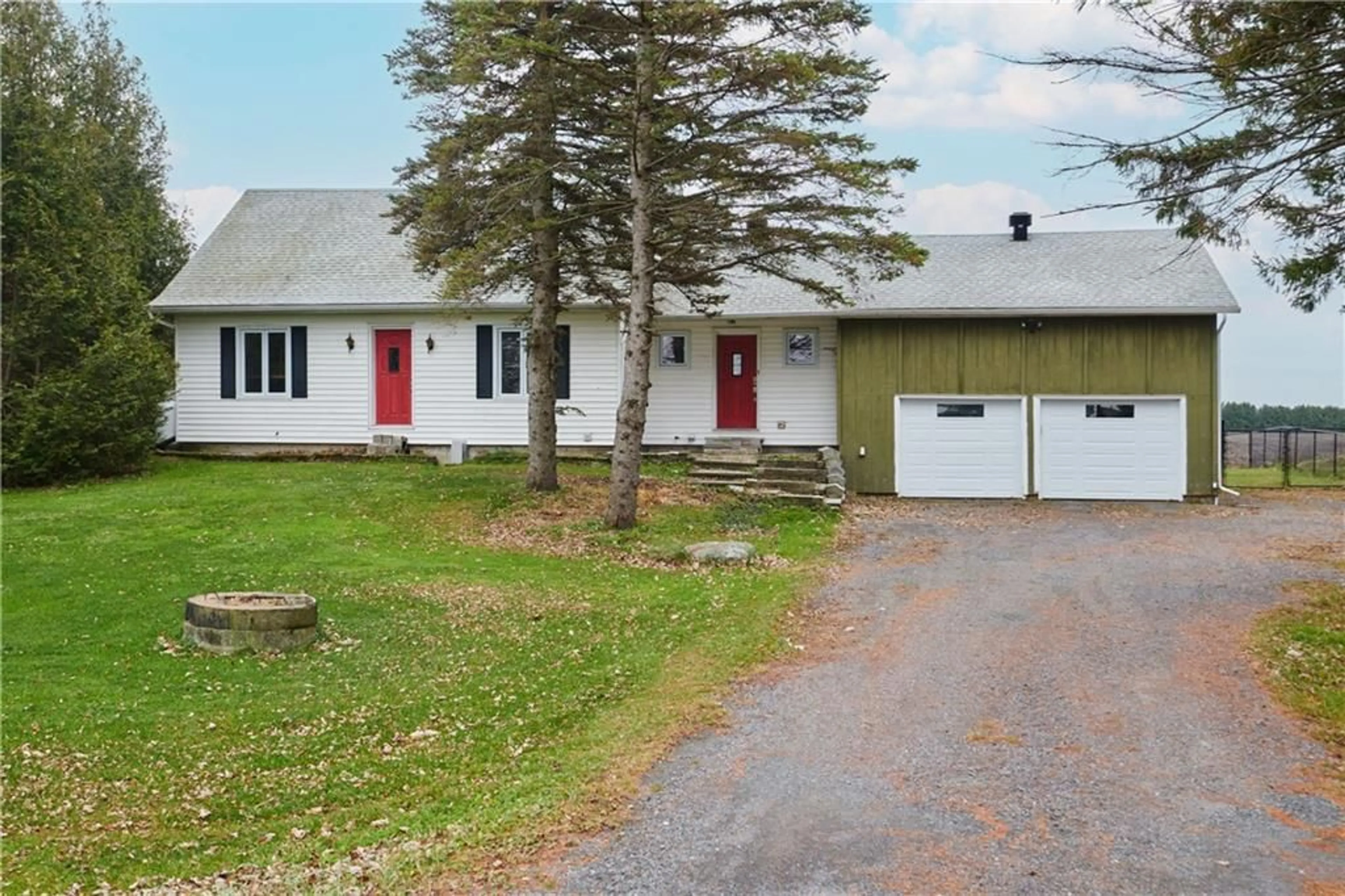 Frontside or backside of a home, cottage for 440 CONCESSION 4 Rd, Vankleek Hill Ontario K0B 1R0