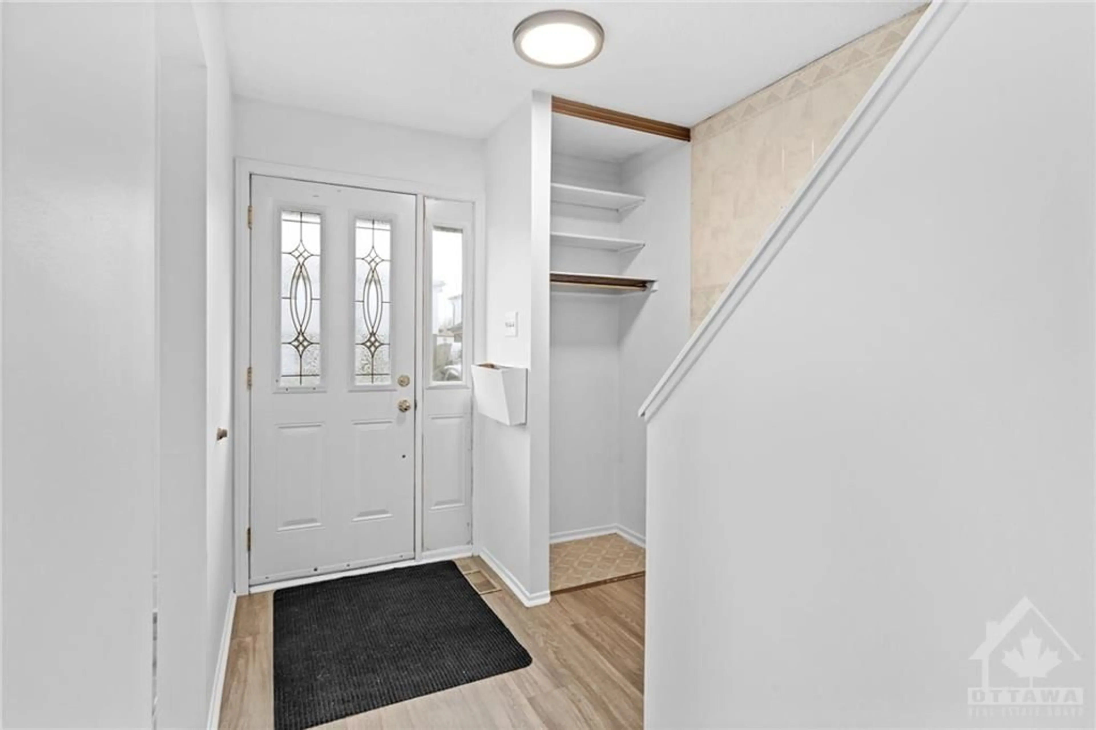 Indoor entryway, wood floors for 3134 FENMORE St, Ottawa Ontario K1T 1S5