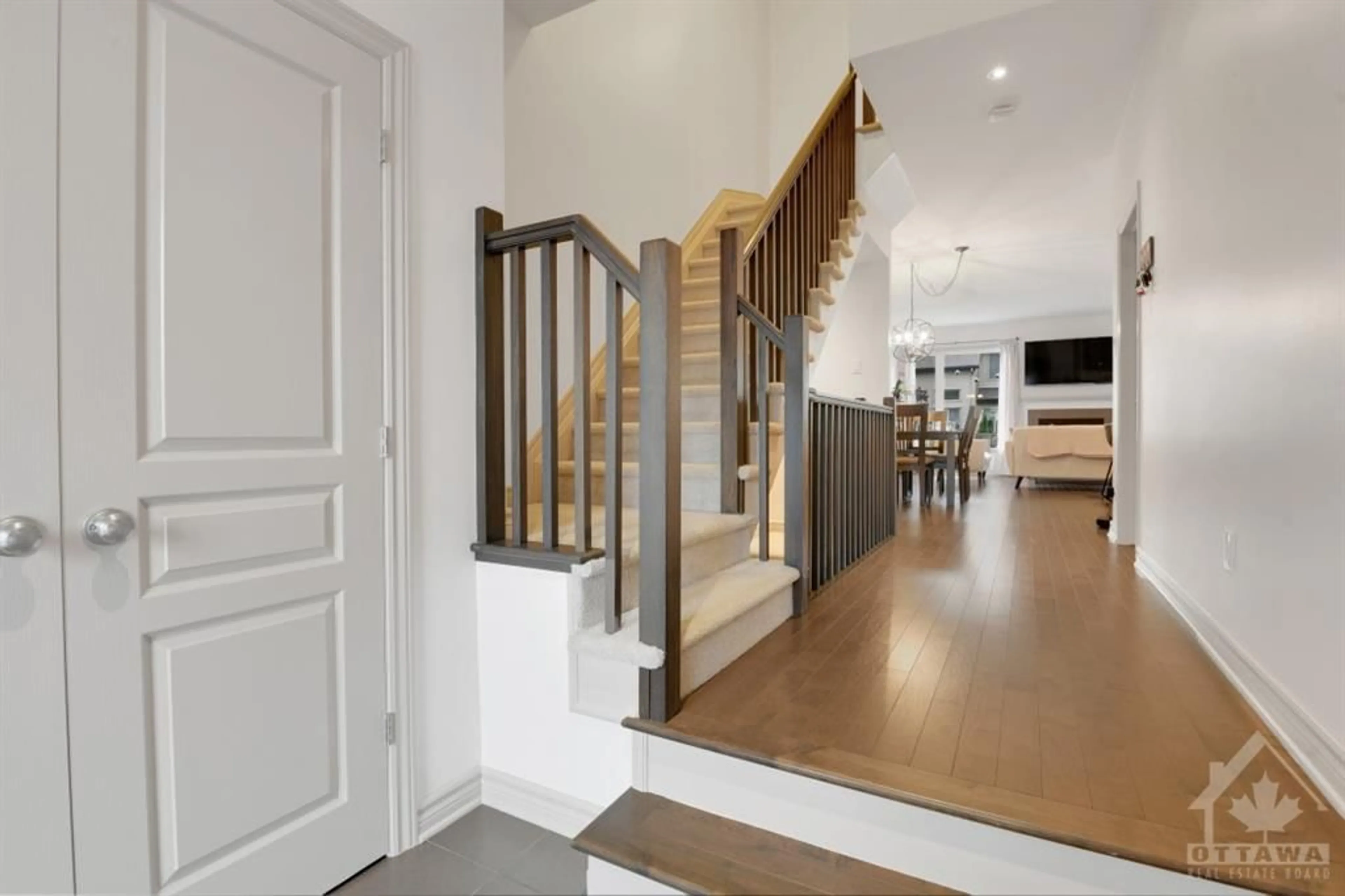 Indoor entryway, wood floors for 308 RAINROCK Cres, Ottawa Ontario K4B 1H9