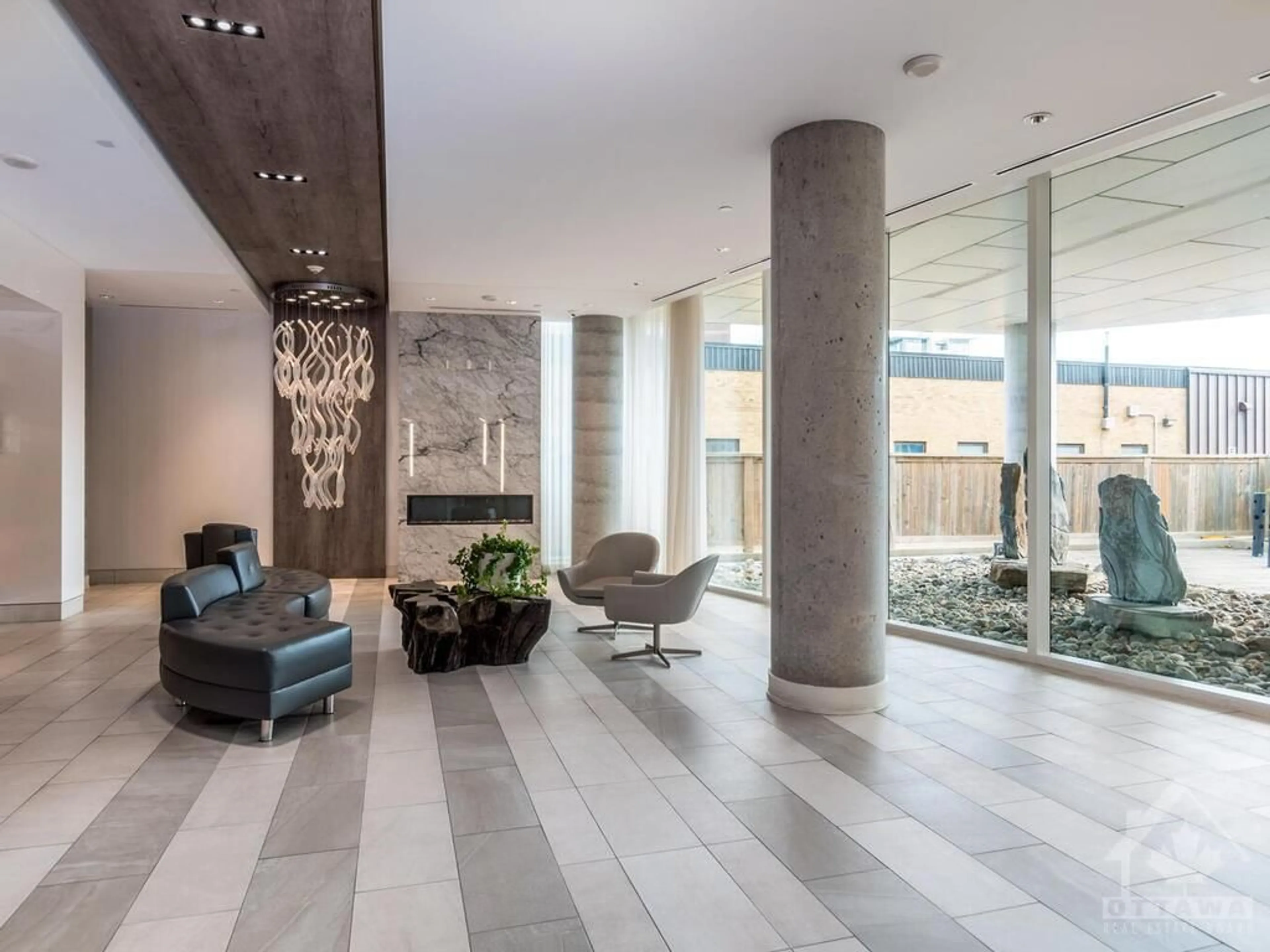 Indoor lobby, ceramic floors for 485 RICHMOND Rd #1010, Ottawa Ontario K2A 3W9