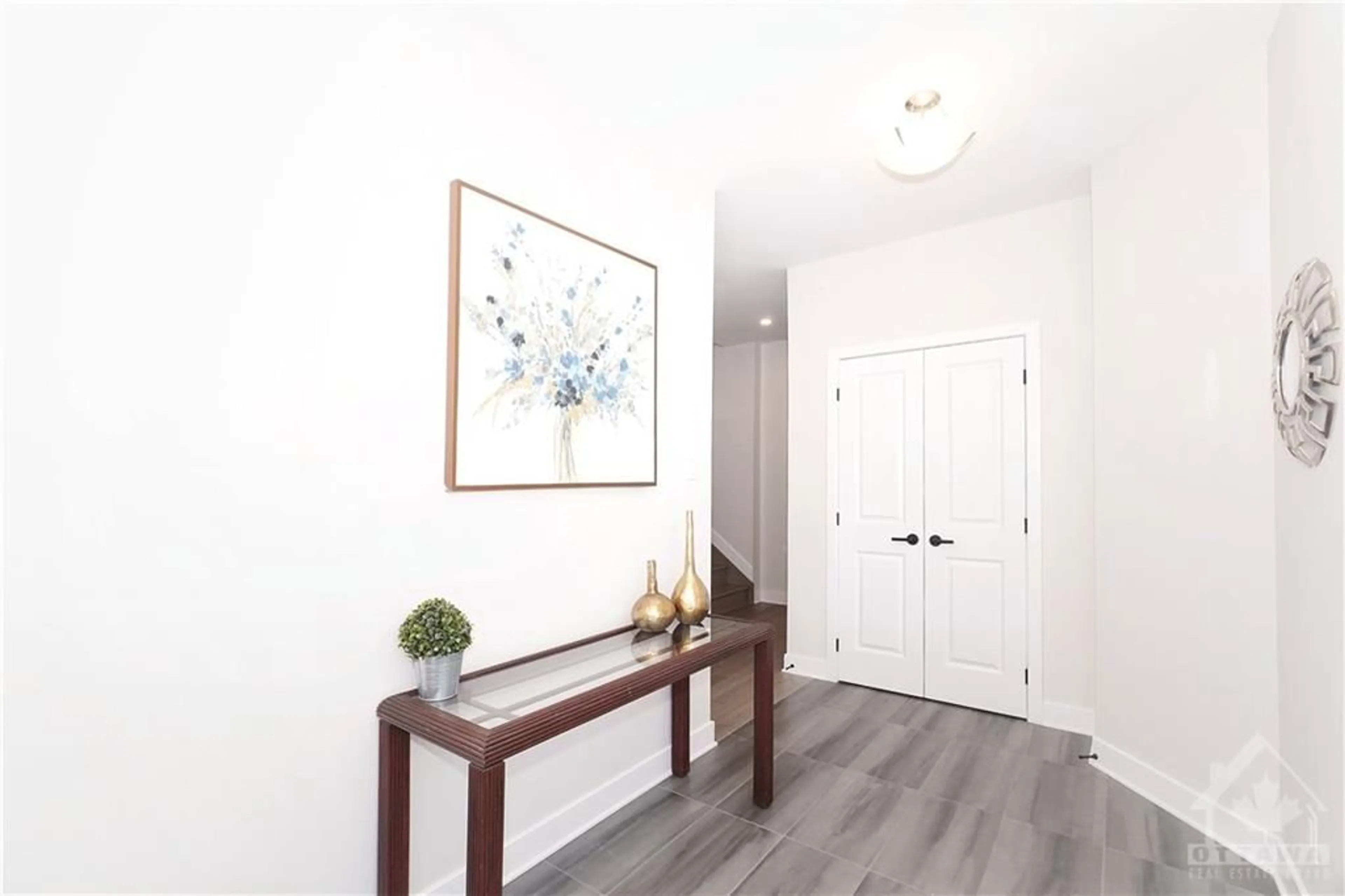 Indoor entryway, wood floors for 990 BRIAN GOOD Ave, Manotick Ontario K4M 0R3