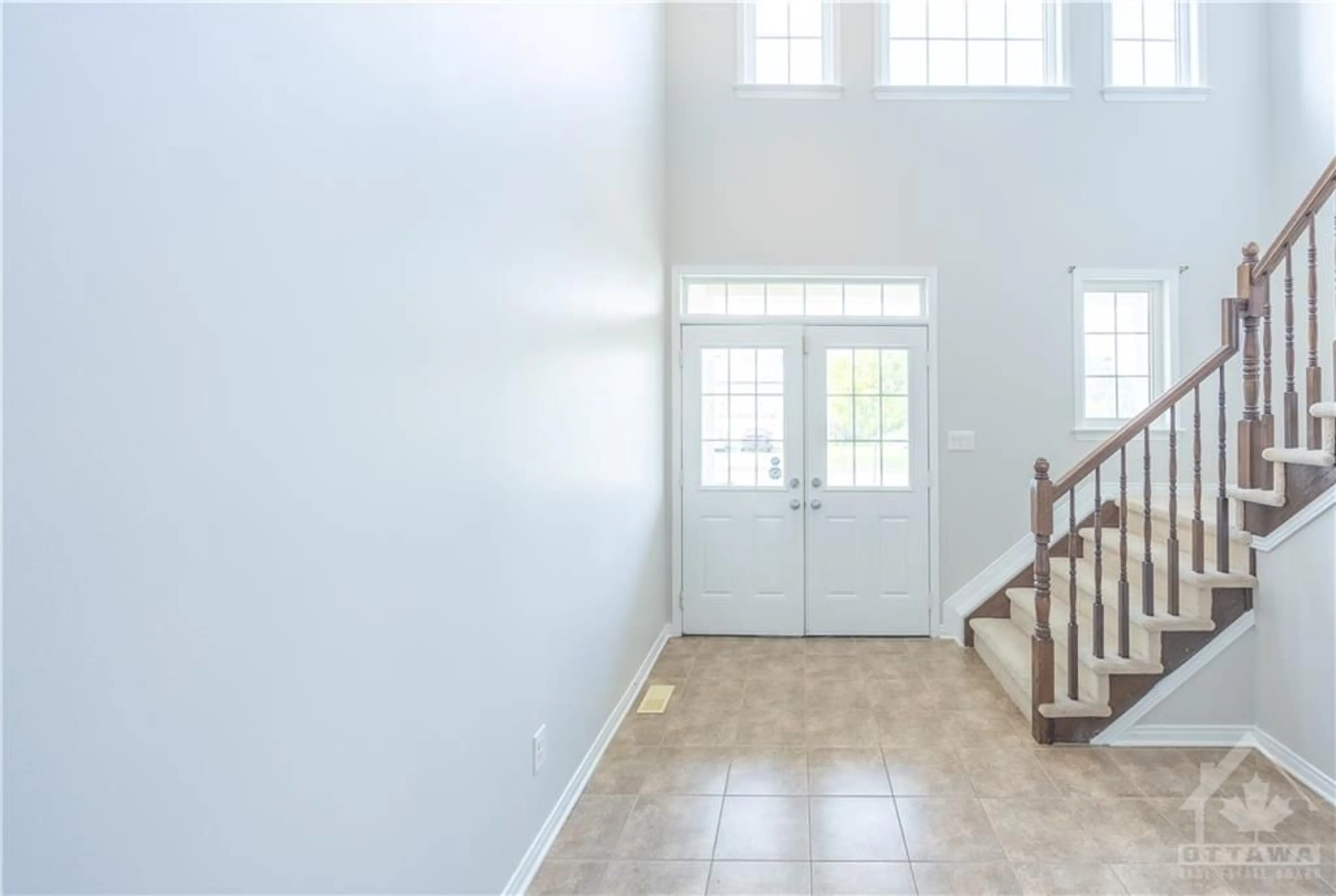 Indoor entryway, cement floor for 344 TUCANA Way, Ottawa Ontario K2J 0Y7