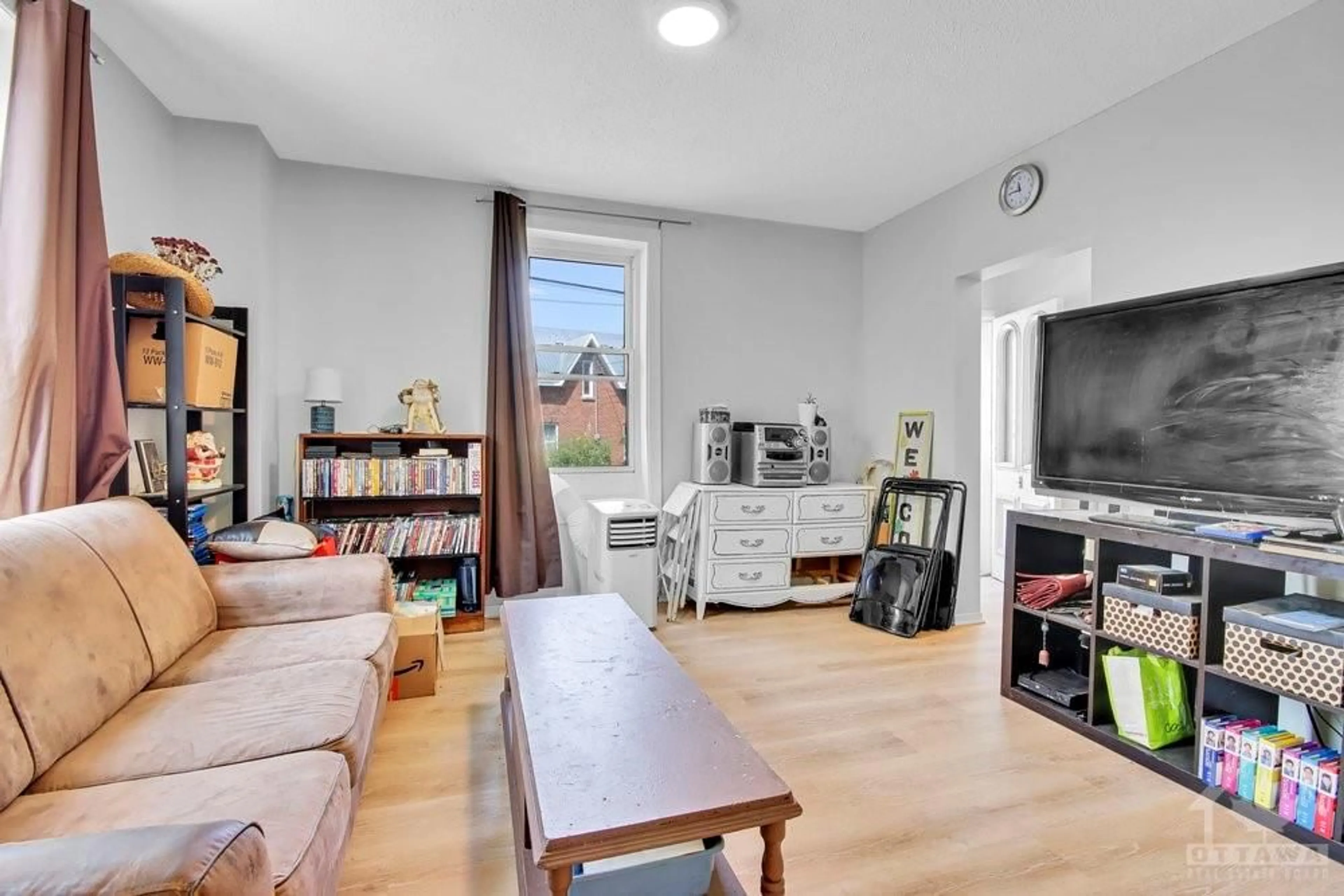 Living room, wood floors for 83 ELGIN St, Mississippi Mills Ontario K0A 1A0