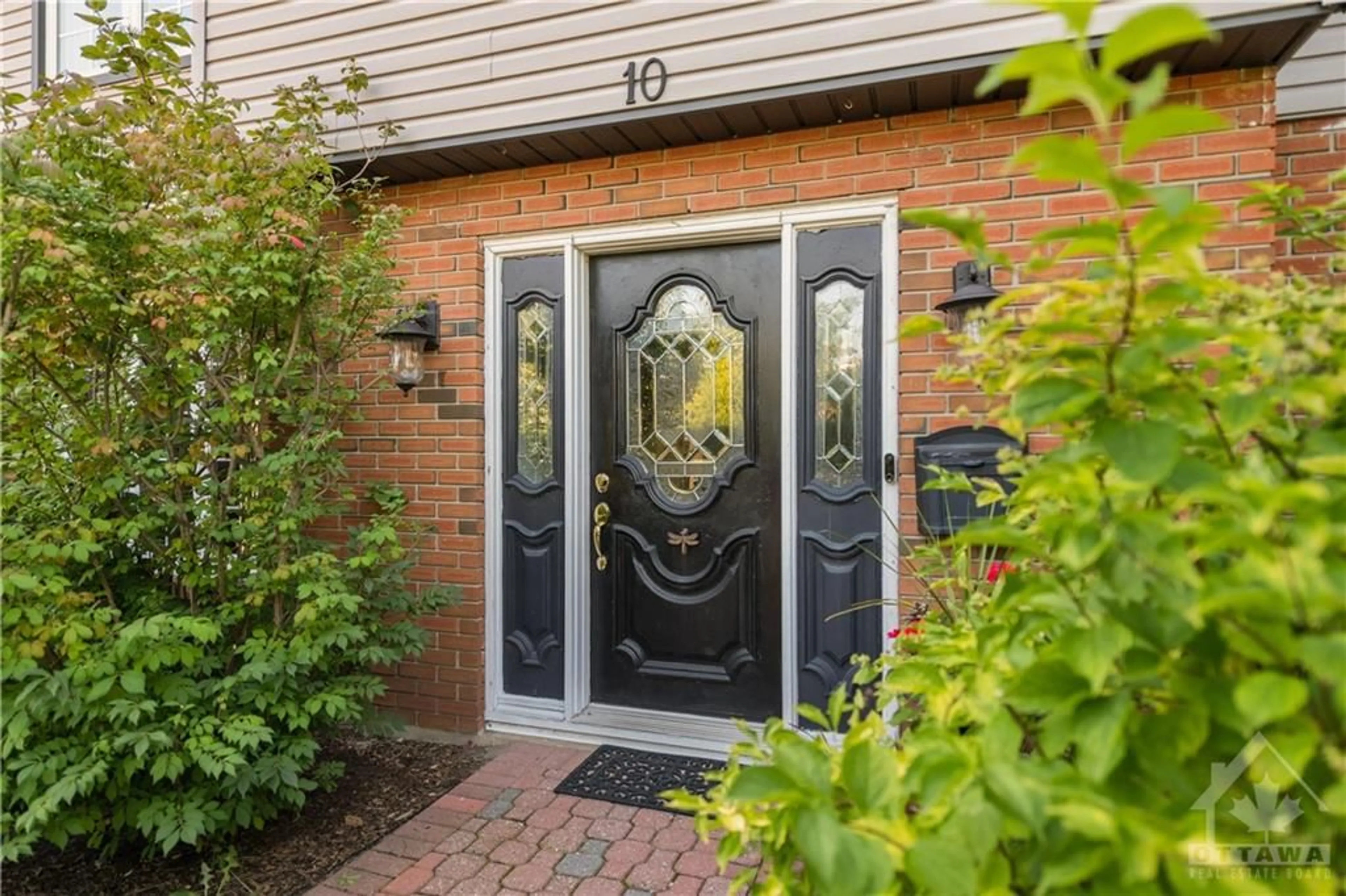 Indoor entryway, wood floors for 10 RIVERBROOK Rd, Ottawa Ontario K2H 7W6