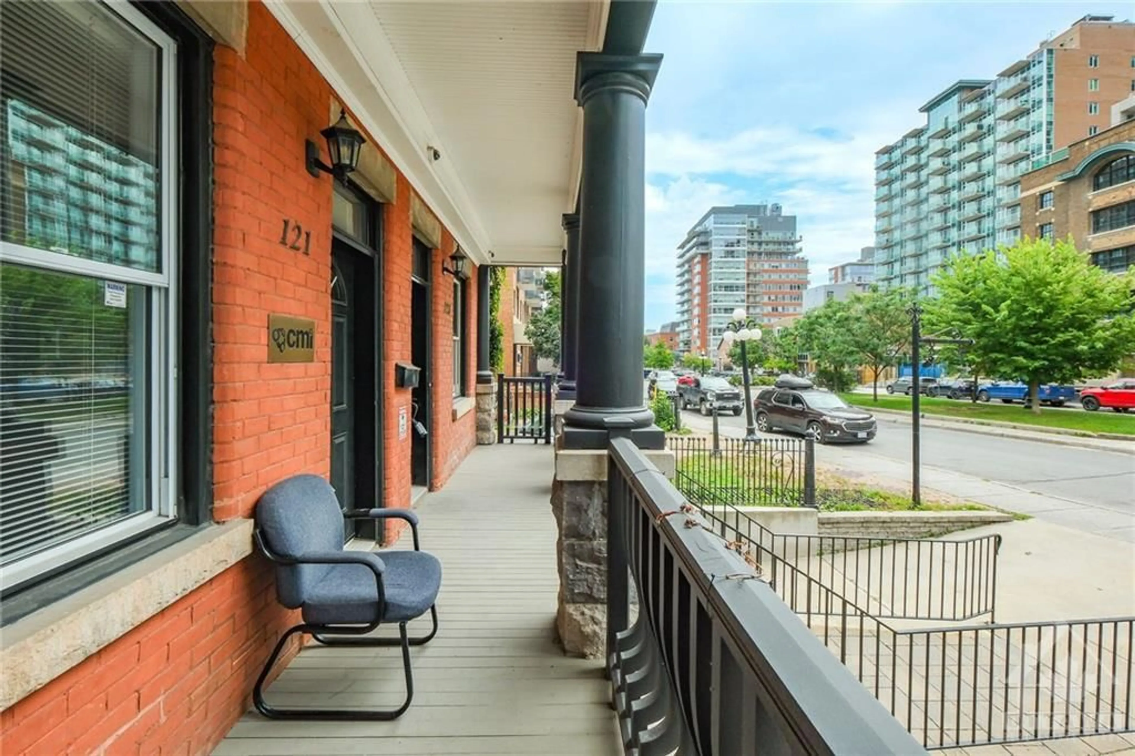 Patio, the front or back of building for 121 YORK St, Ottawa Ontario K1N 5T4