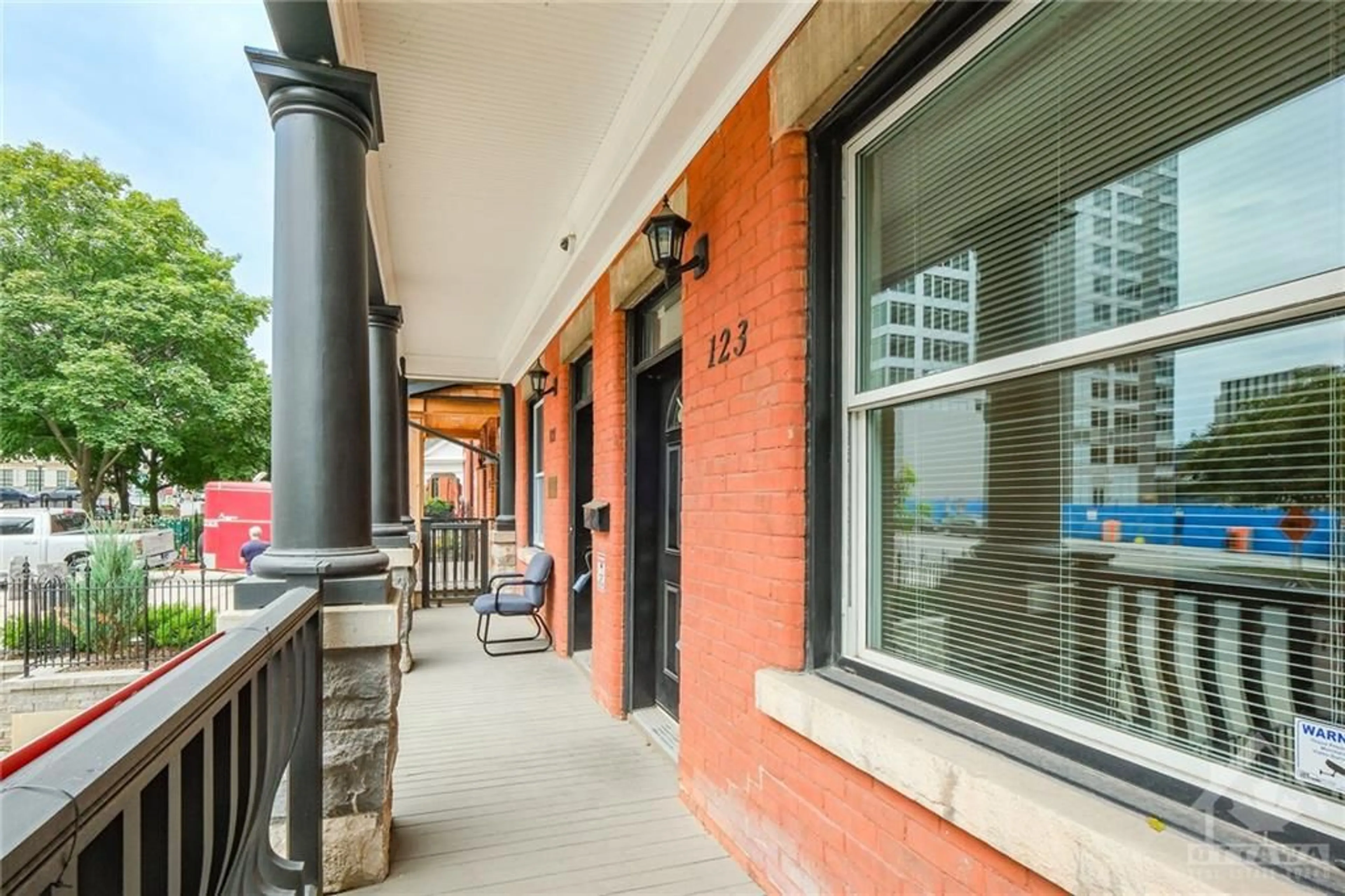 Patio, the front or back of building for 123 YORK St, Ottawa Ontario K1N 5T4