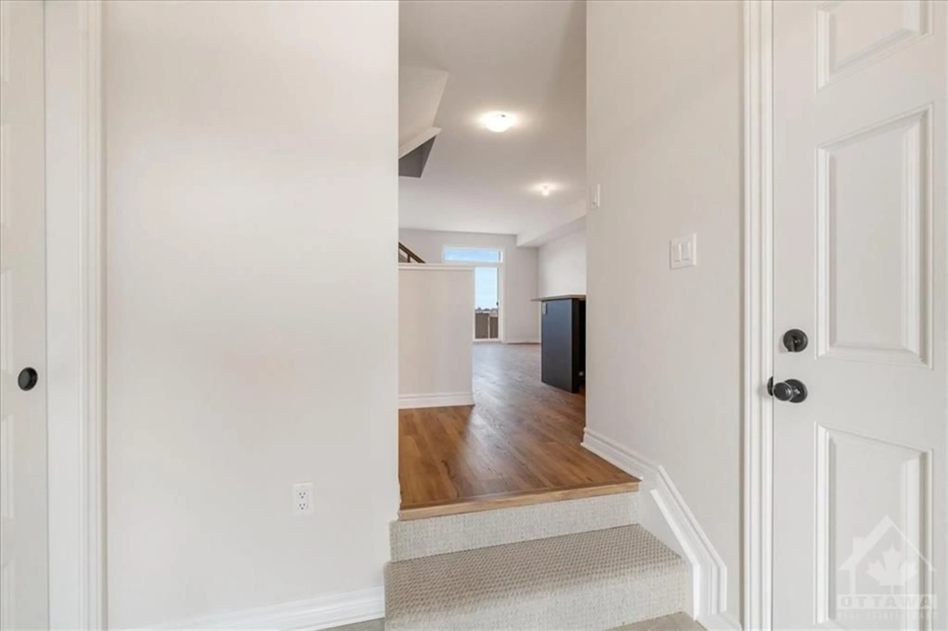 Indoor entryway, wood floors for 505 MONTJAY Rd, Orleans Ontario K4A 5L6