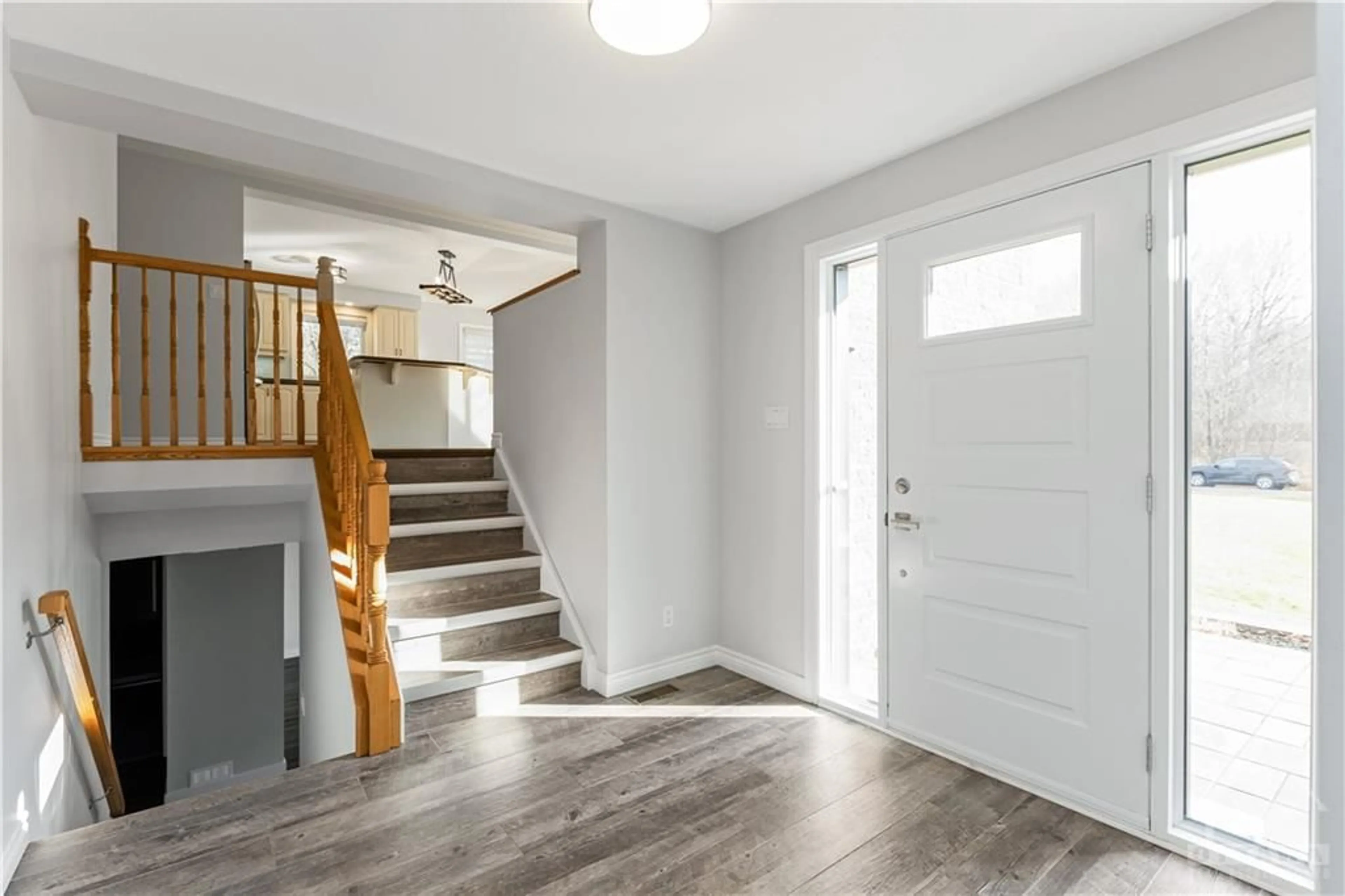 Indoor entryway, wood floors for 41 SEGUINBOURG St, Casselman Ontario K0A 1M0