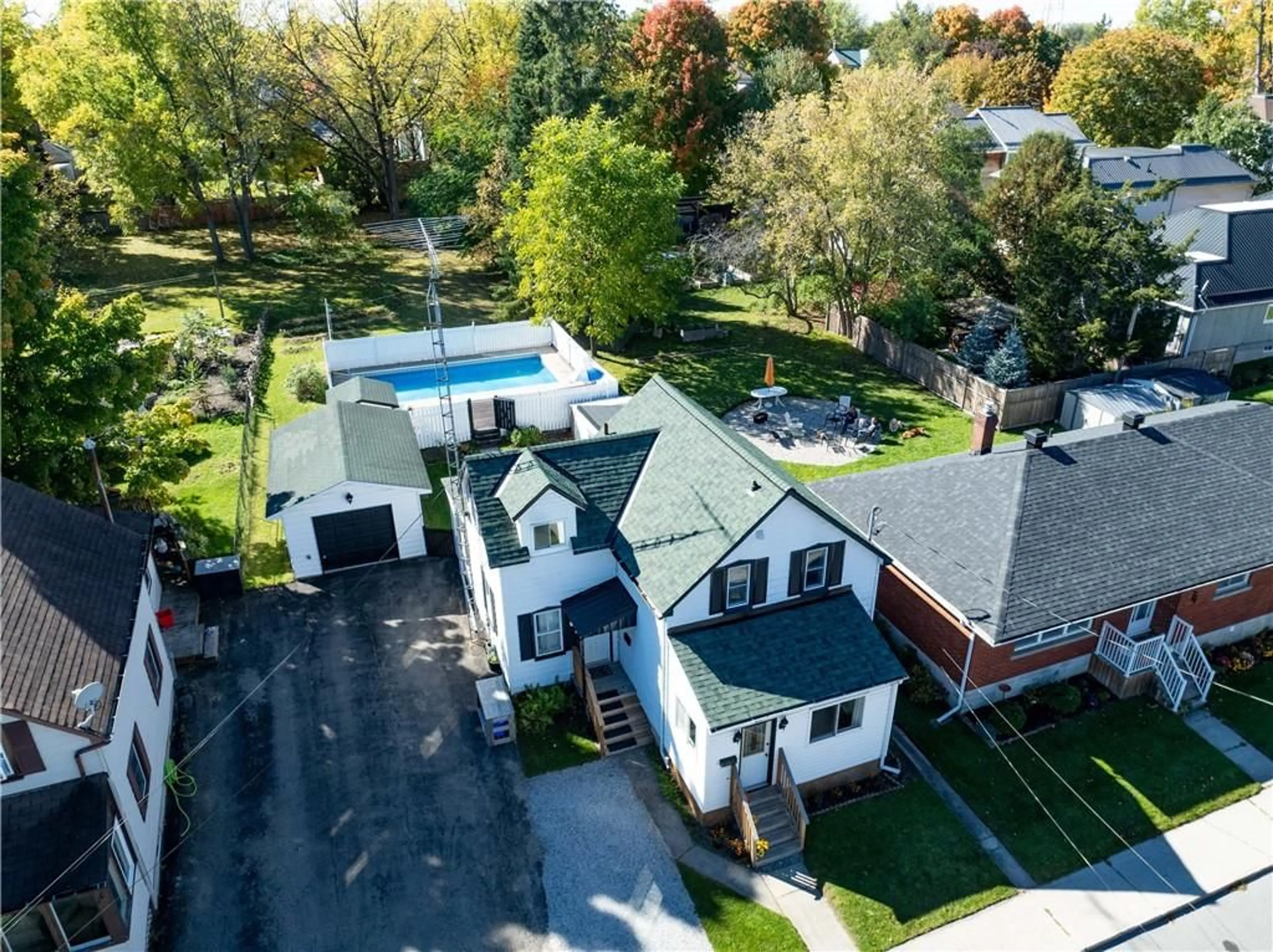 Frontside or backside of a home, the street view for 84 BECKWITH St, Perth Ontario K7H 1C4