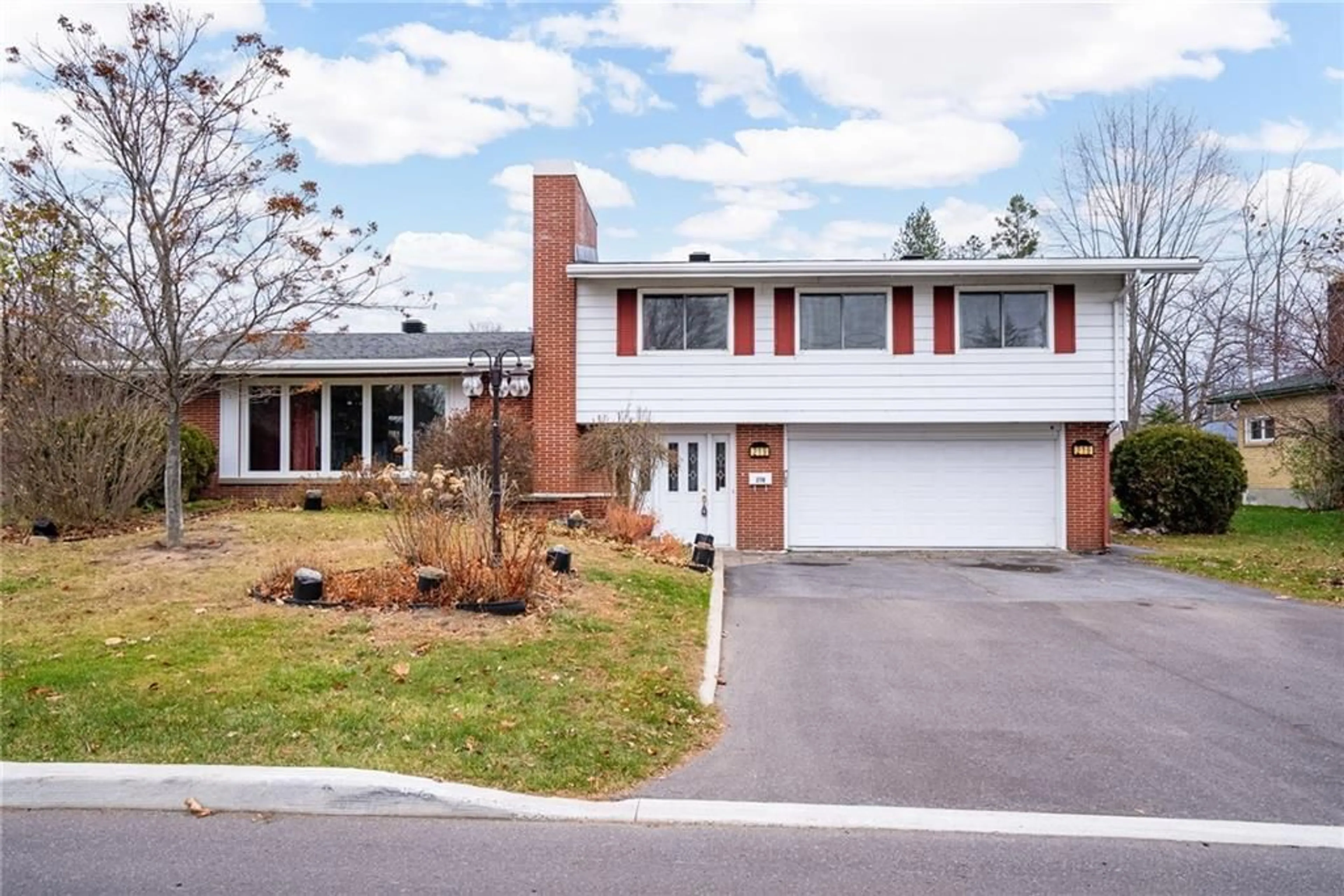 Home with brick exterior material for 219 PESCOD Ave, Cornwall Ontario K6J 2H9