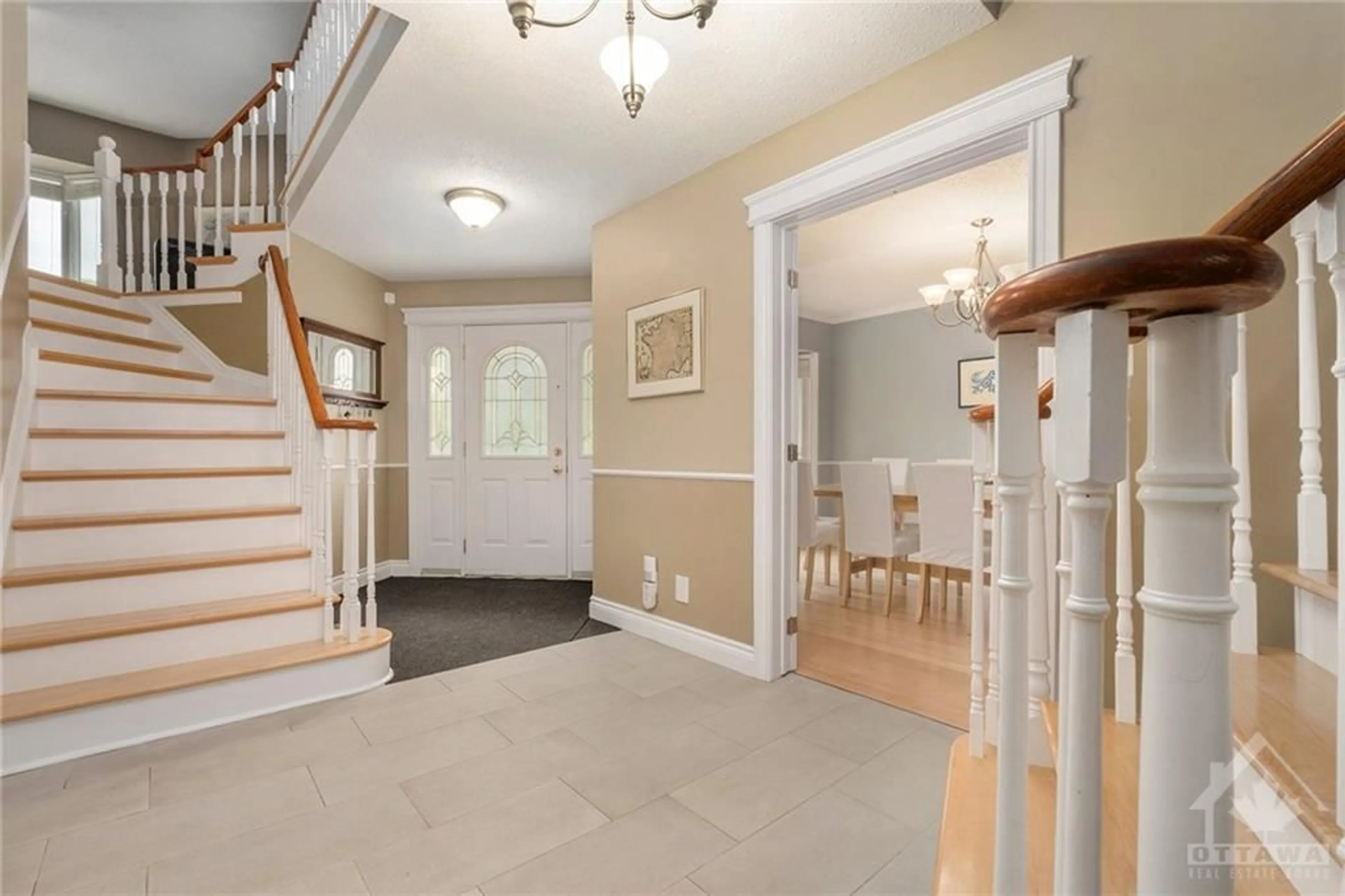 Indoor entryway, wood floors for 573 APOLLO Way, Orleans Ontario K4A 1V2