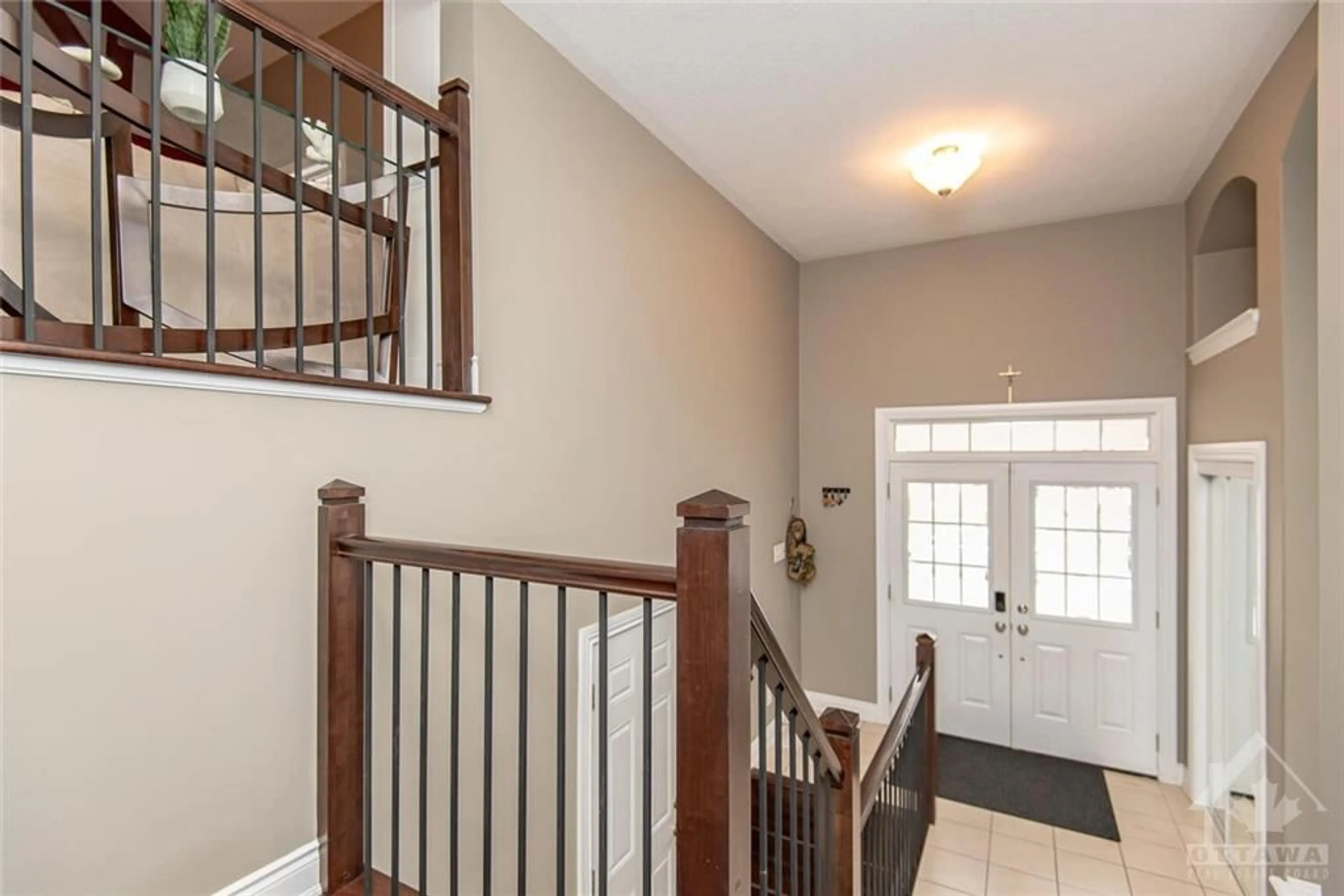 Indoor entryway, wood floors for 316 RIVER LANDING Ave, Nepean Ontario K2J 3V4