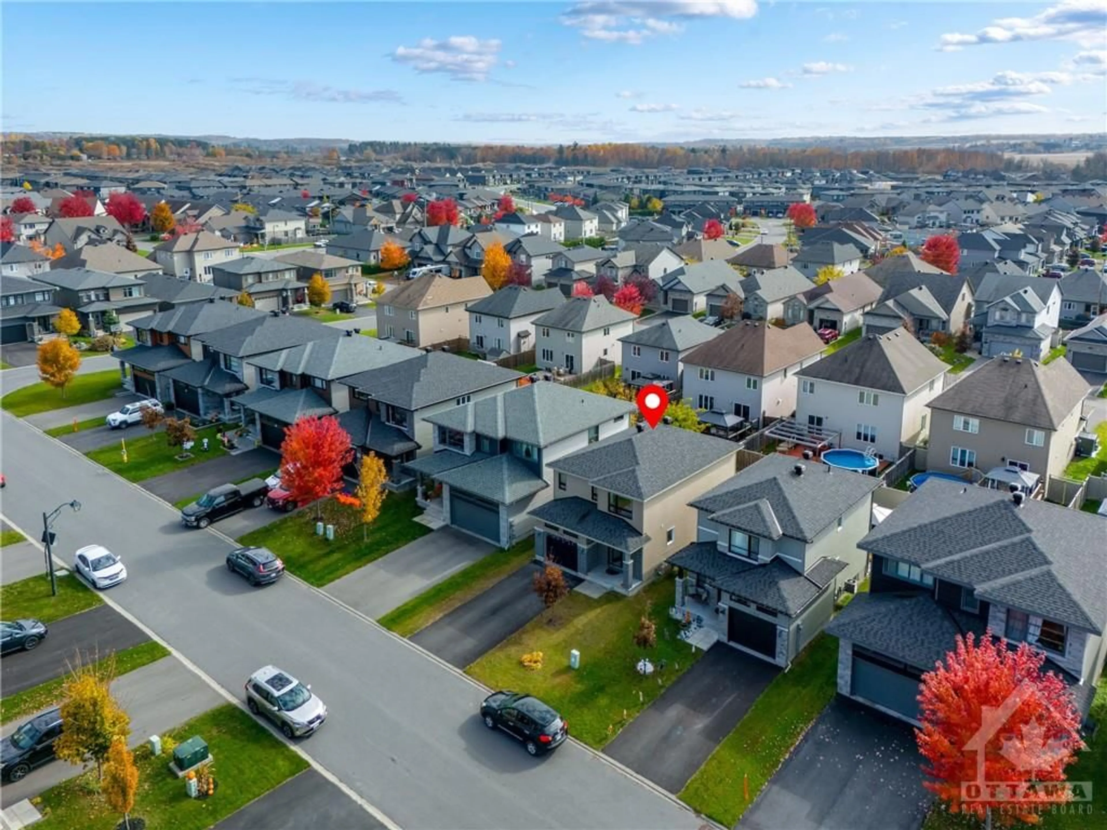 A pic from exterior of the house or condo, the street view for 193 ONYX Cres, Rockland Ontario K4K 0H5