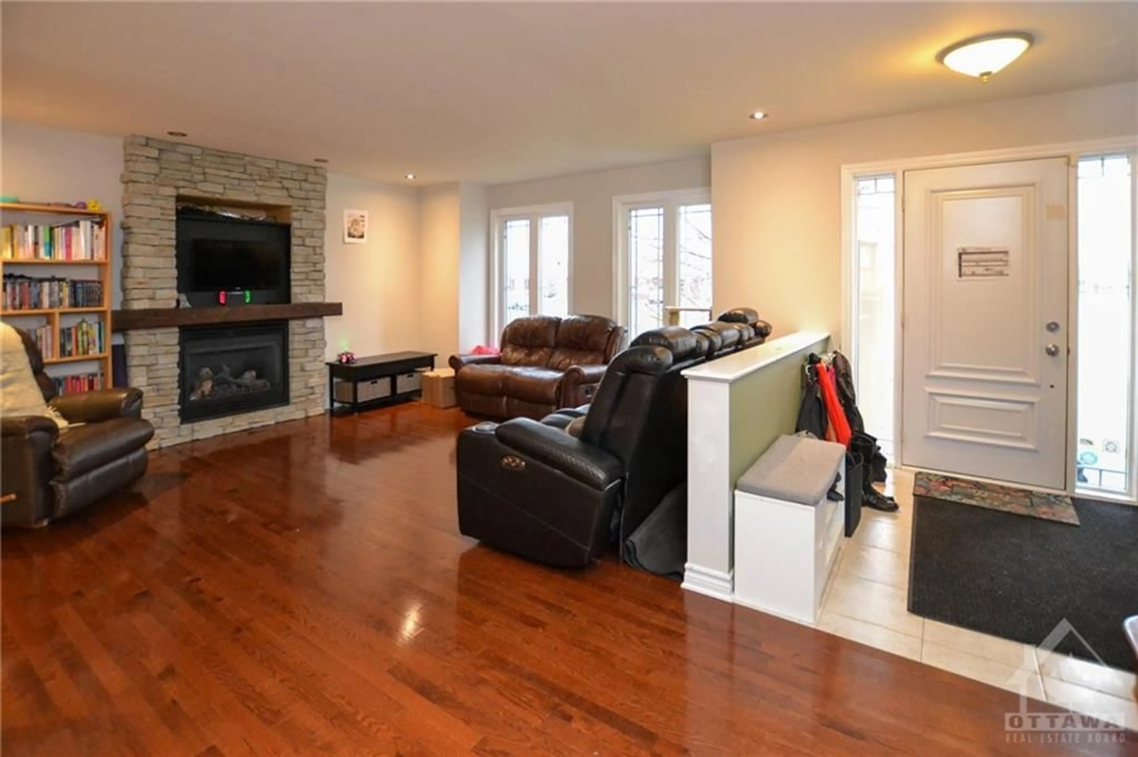 Living room, wood floors for 4595 DU CENTRE St, Wendover Ontario K0A 3K0