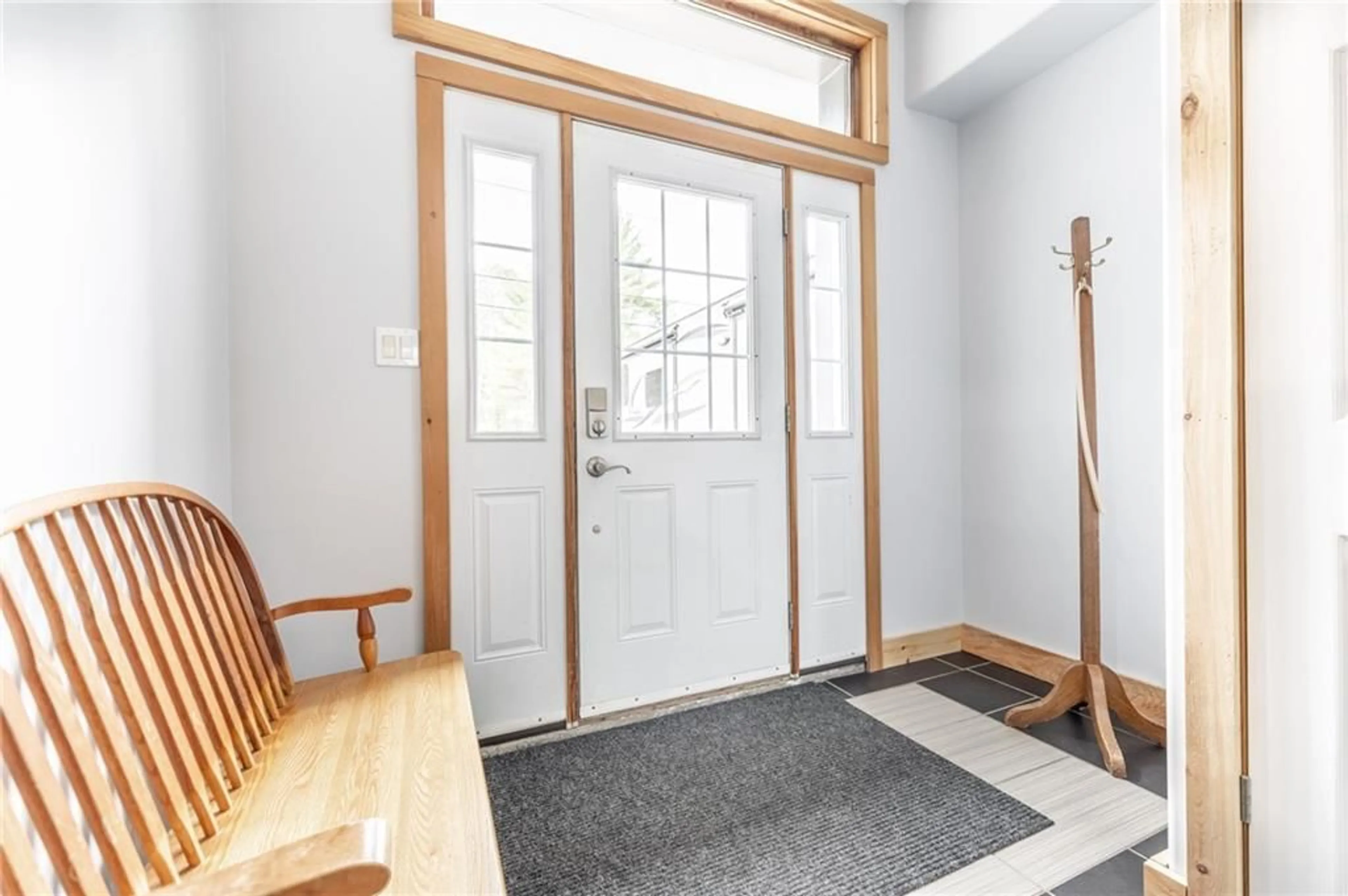 Indoor entryway, wood floors for 32750 HIGHWAY 17 Hwy, Deep River Ontario K0J 1P0