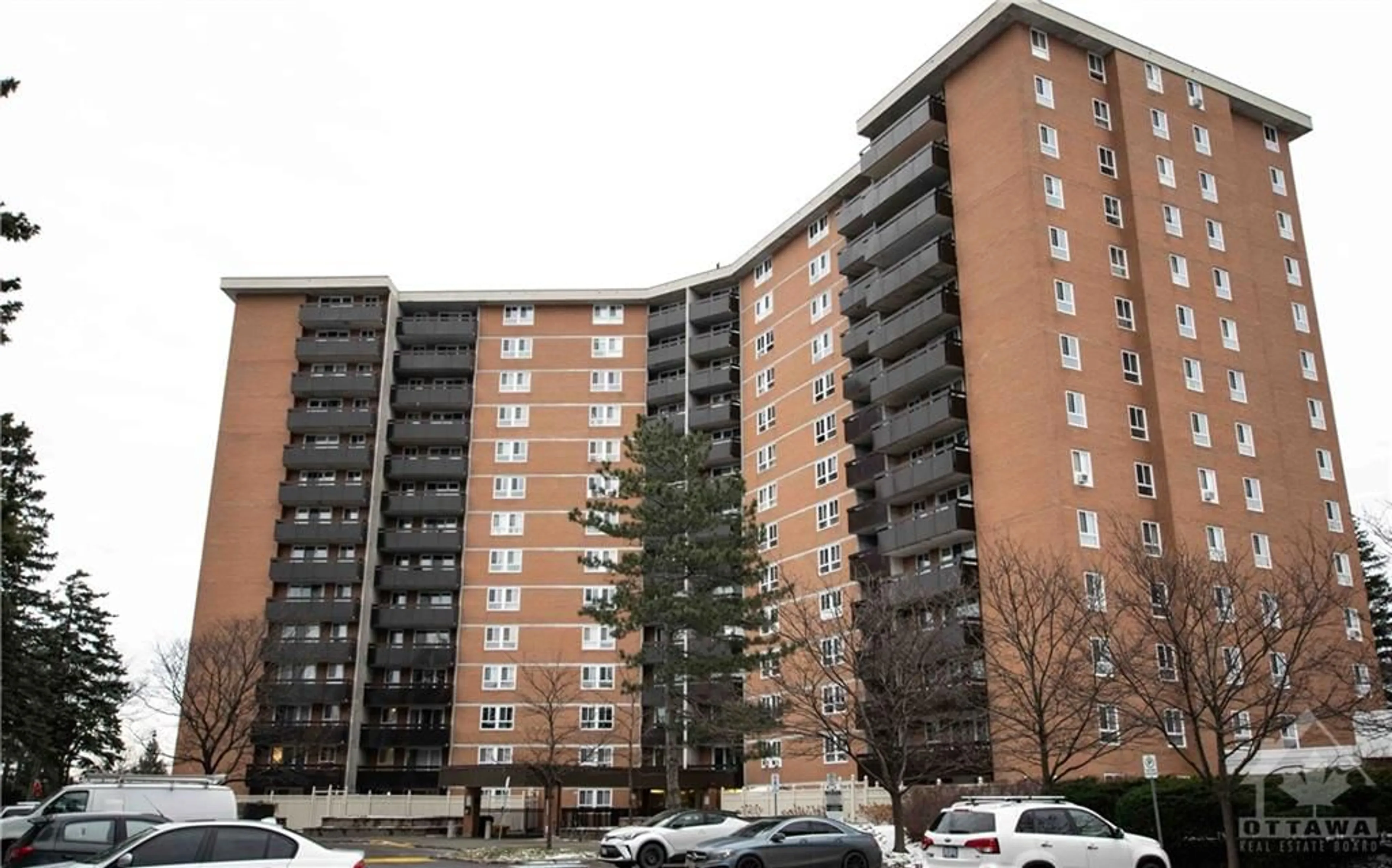 A pic from exterior of the house or condo, the front or back of building for 2020 JASMINE Cres #704, Gloucester Ontario K1J 8K5