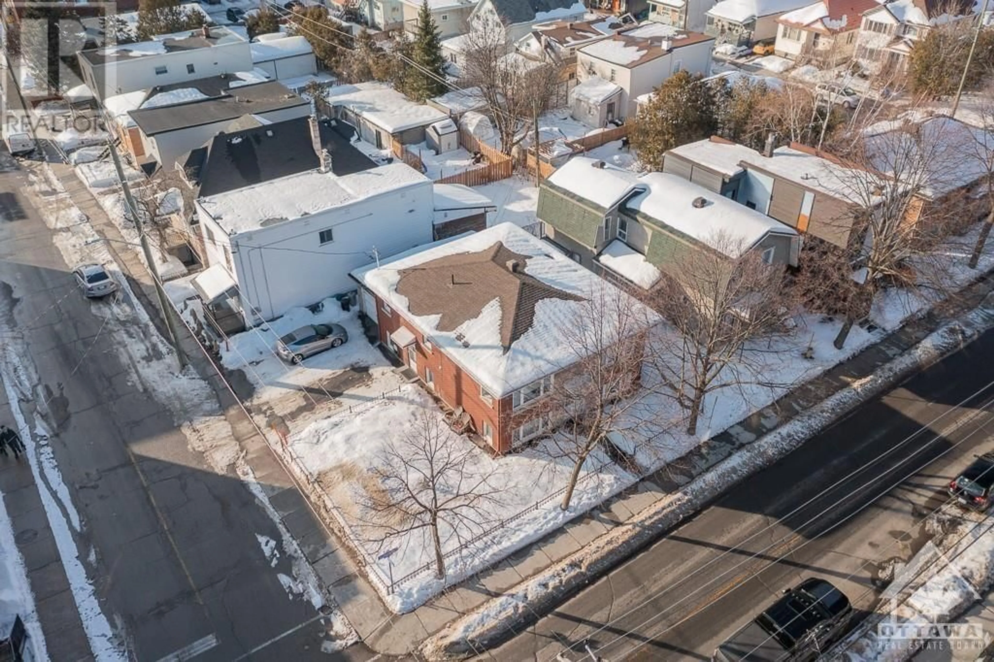 A pic from exterior of the house or condo, the street view for 214 HANNAH STREET St, Ottawa Ontario K1L 7M7