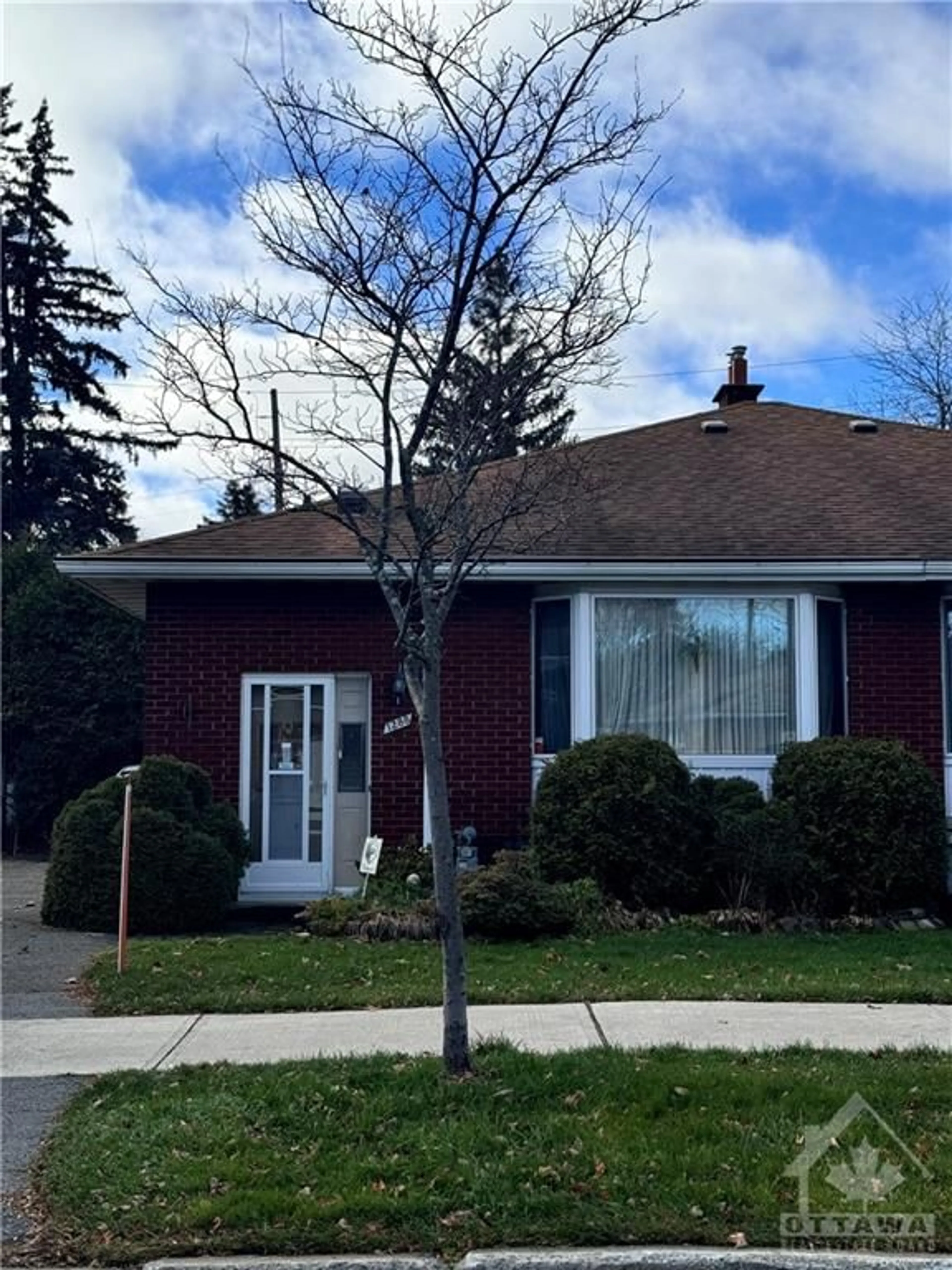 Frontside or backside of a home, cottage for 1288 HIGHGATE Rd, Ottawa Ontario K2C 2Y4