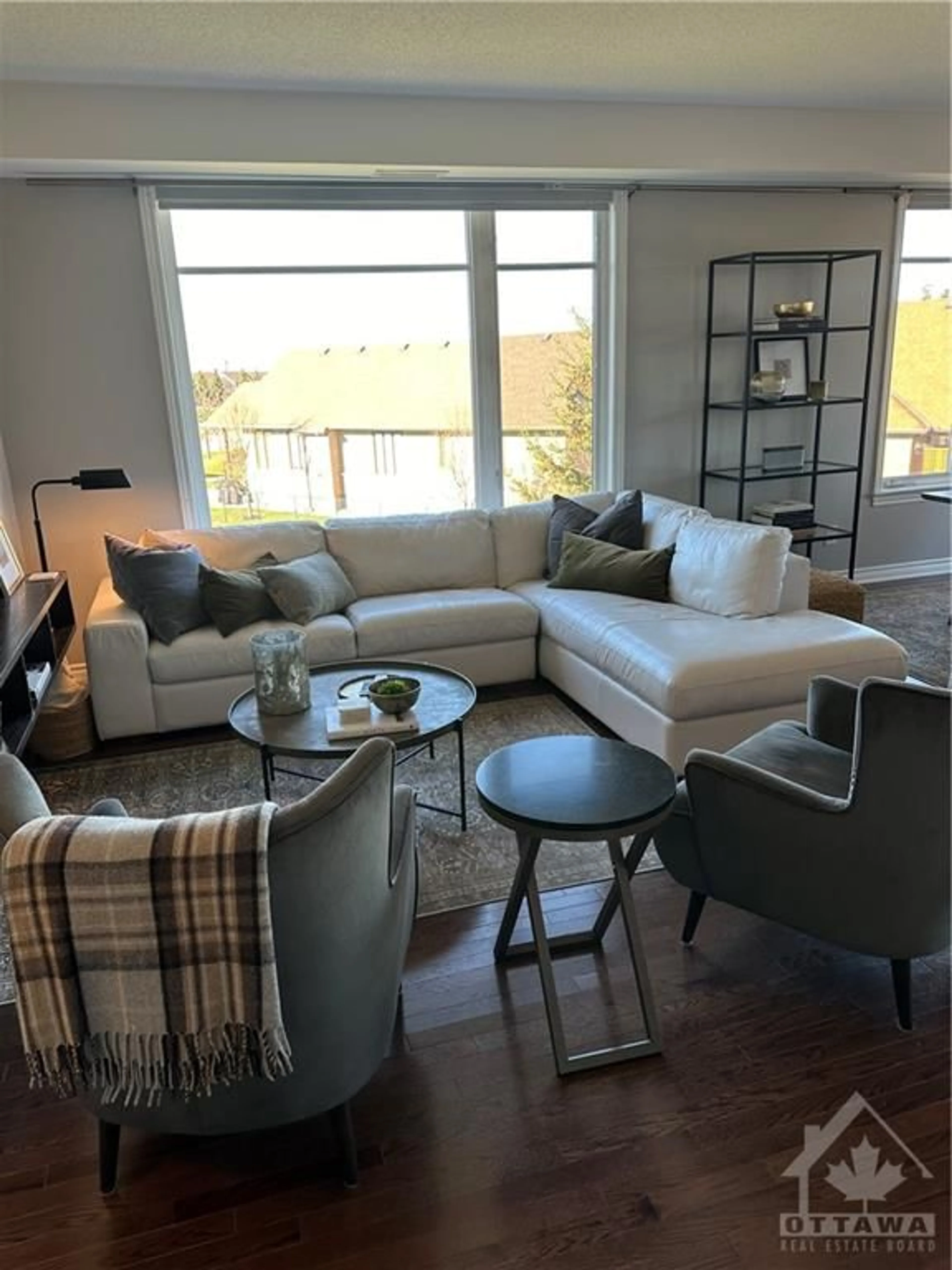 Living room, wood floors for 50 MAGNOLIA Way #204, Kemptville Ontario K0G 1J0