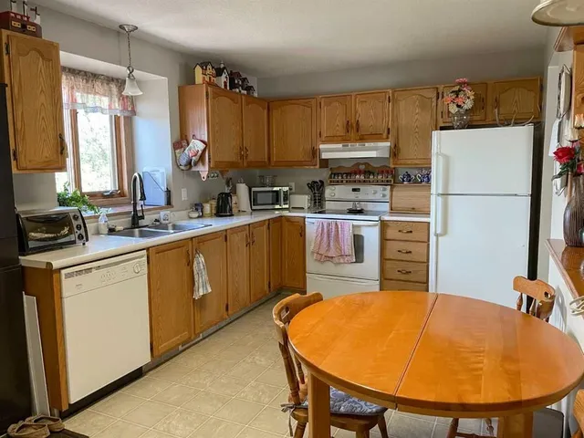 5322 43 St, Cold Lake 2