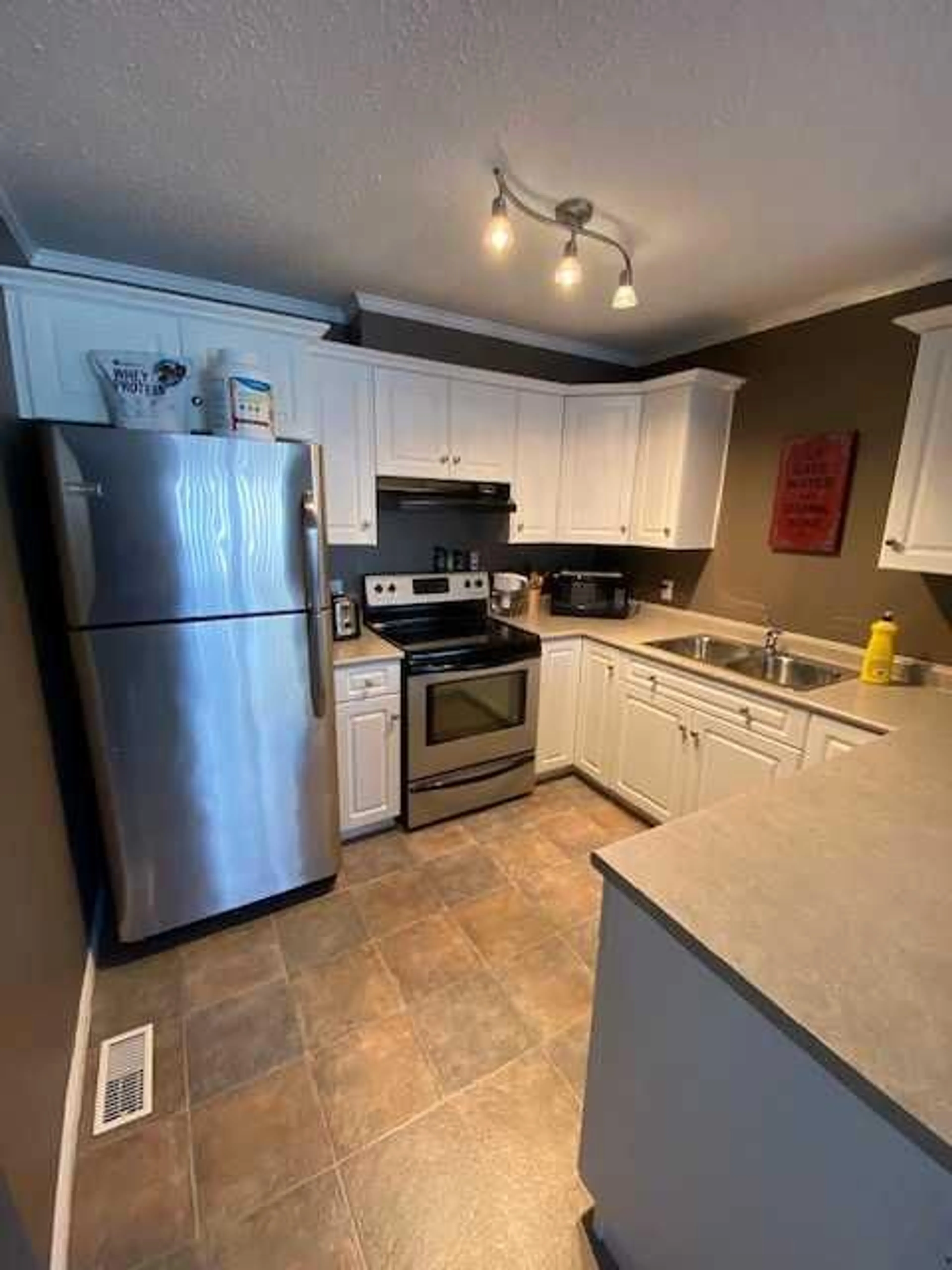 Standard kitchen for 502 1 St #102, Fox Creek Alberta T0H 1P0