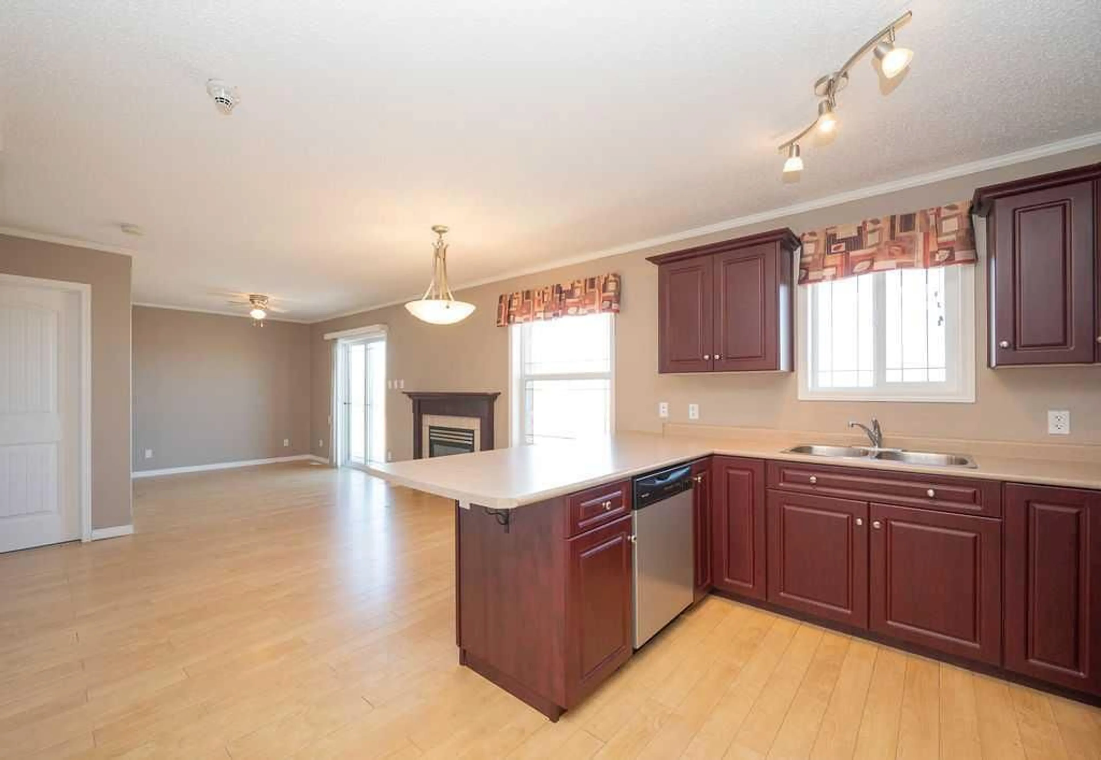 Standard kitchen for 2814 48 Ave #101, Athabasca Alberta T9S 0A5