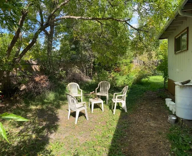 284 River Dr, Drumheller 2