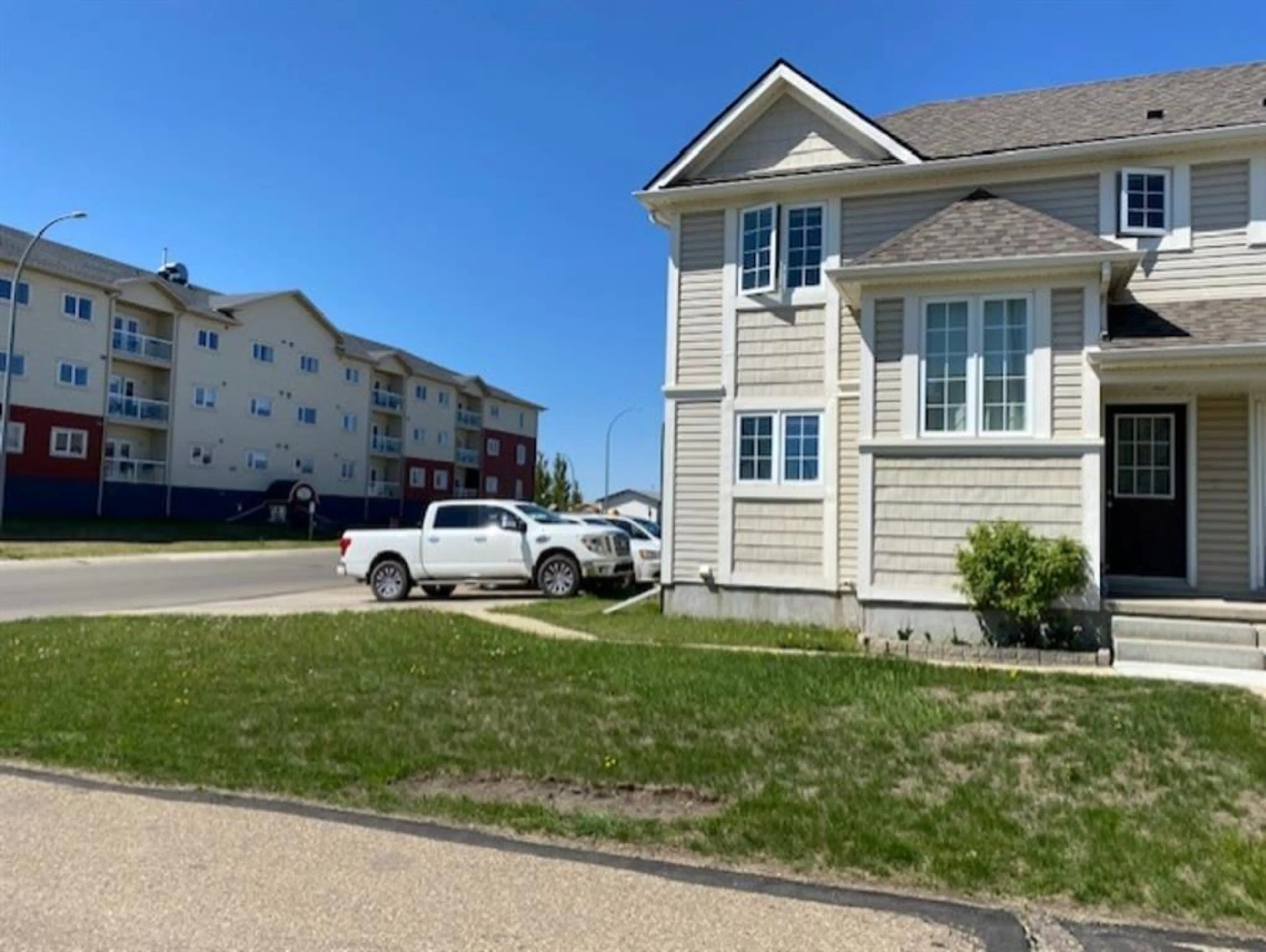 A pic from exterior of the house or condo for 2614 11 Ave #1, Wainwright Alberta T9W 1W2