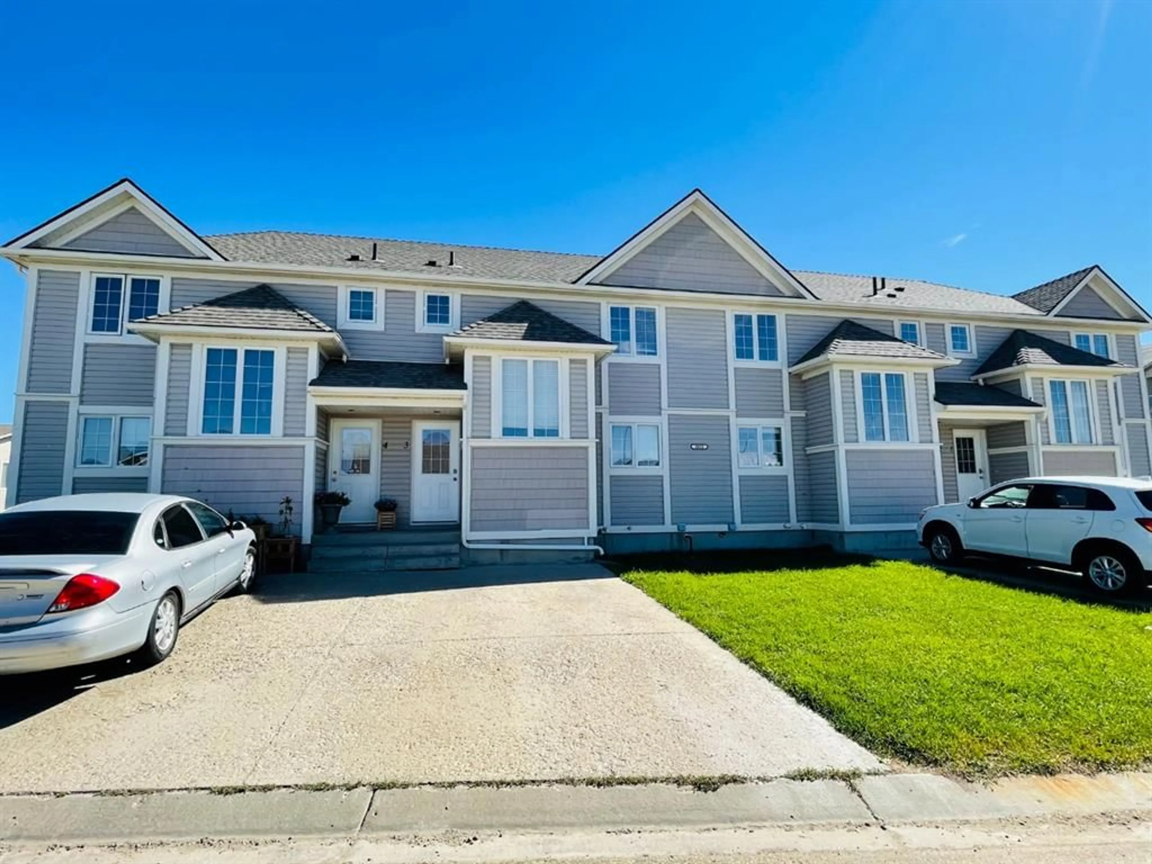 A pic from exterior of the house or condo for 2602 11 Ave #3, Wainwright Alberta T9W 1W2