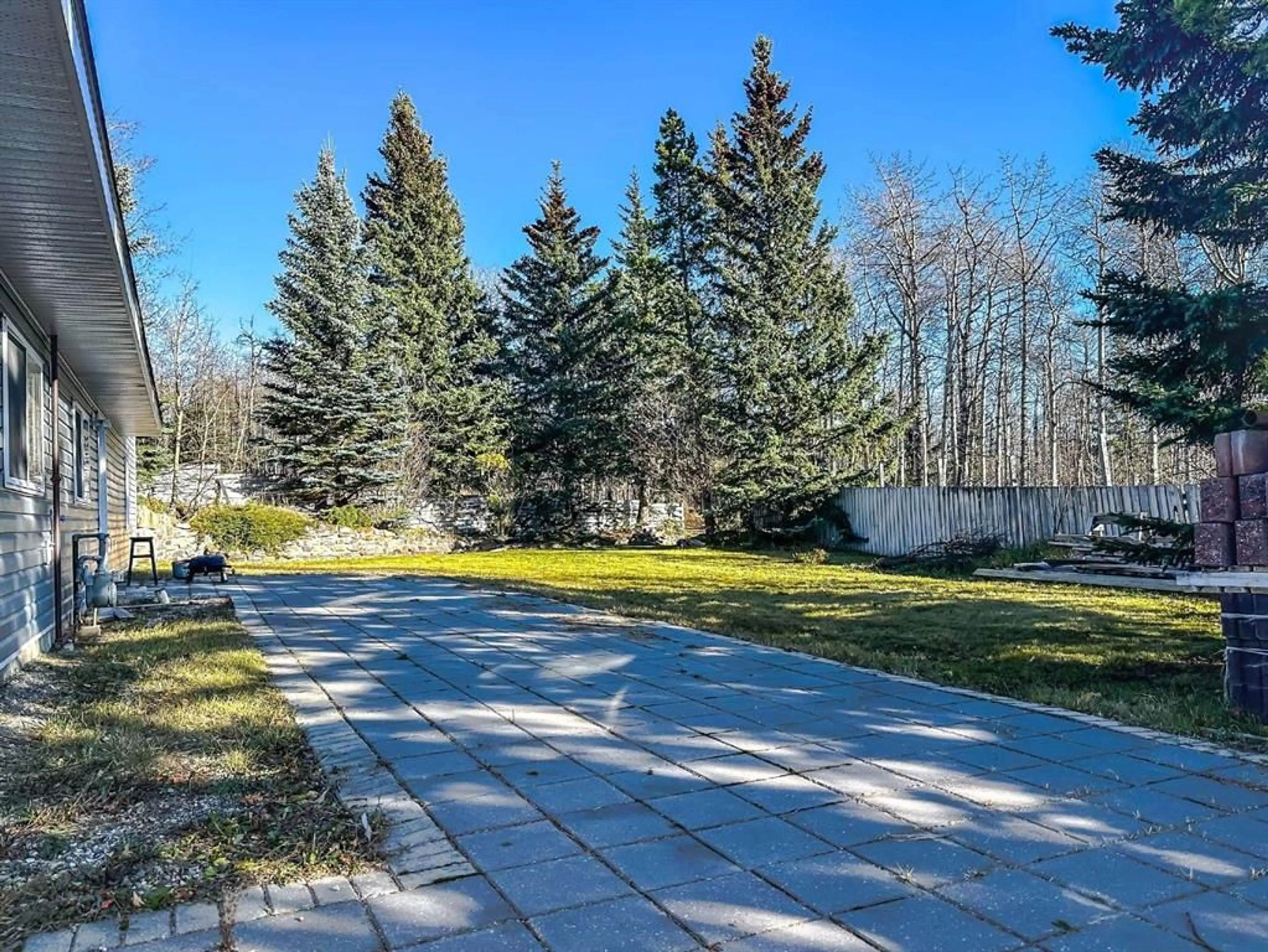 Patio for 10113 97th Ave, Grande Cache Alberta T0E 0Y0