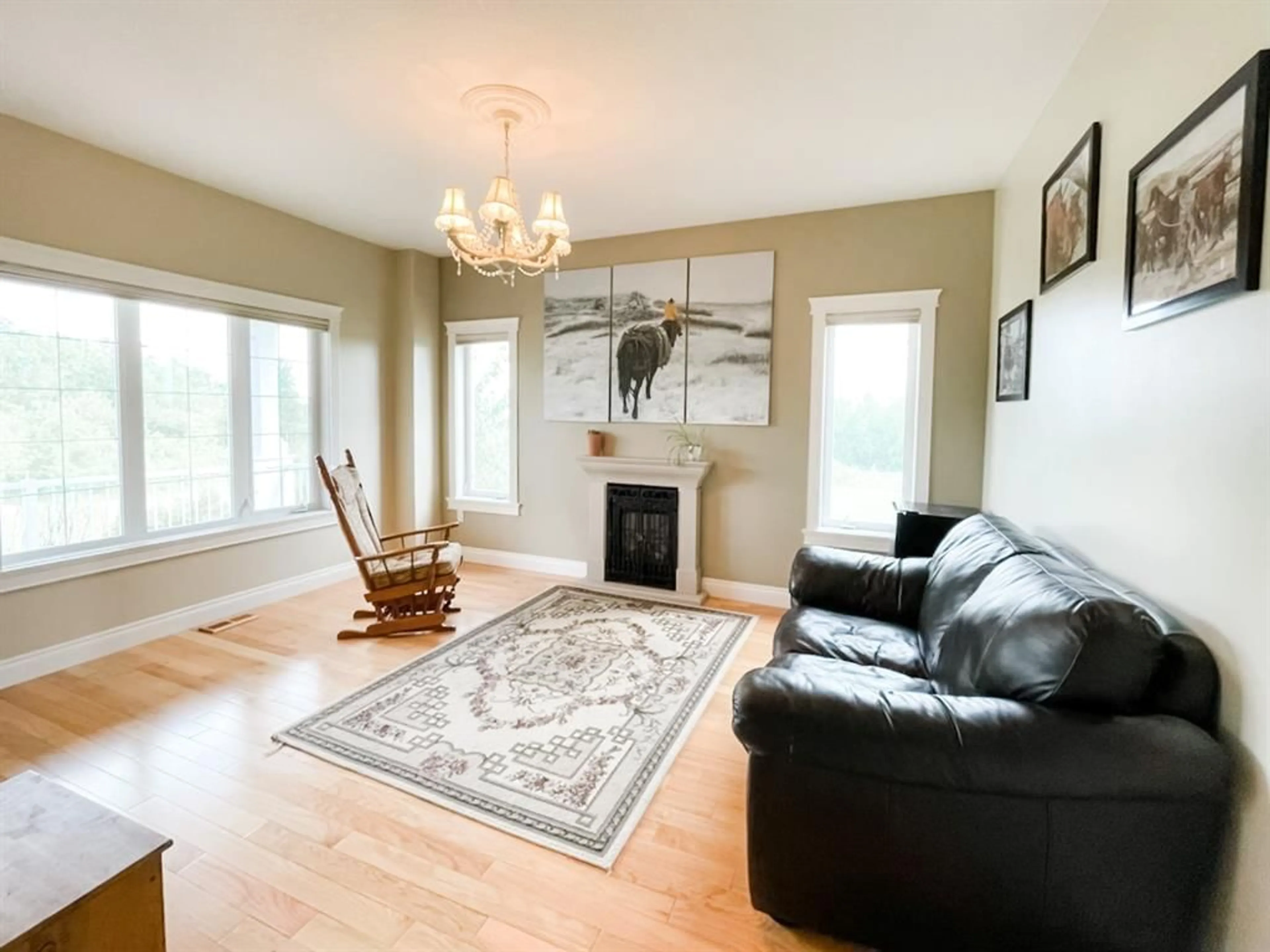 Living room for 445066 Rng Rd 44, Rural Wainwright No. 61, M.D. of Alberta T0B 1K0