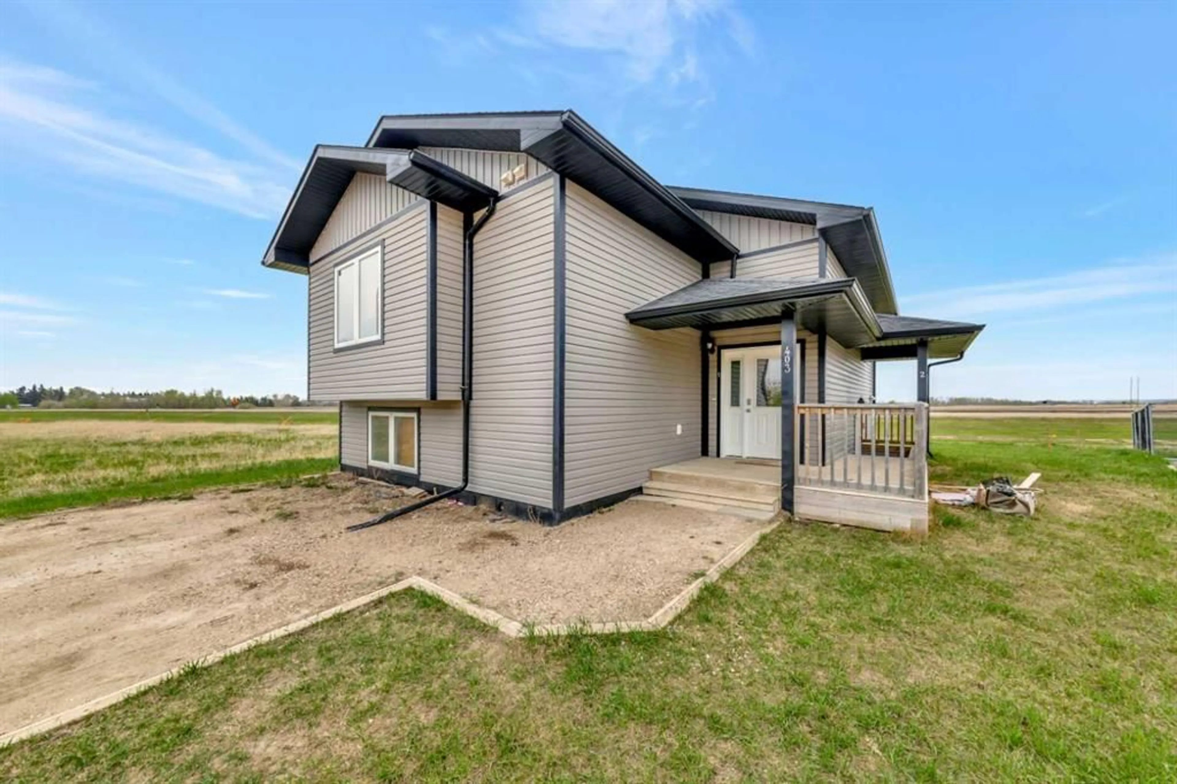 Frontside or backside of a home for 403 4TH Avenue Close, Maidstone Saskatchewan S0M 1M0