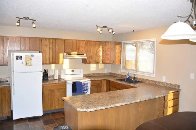 5409 47 Ave, Grimshaw 2