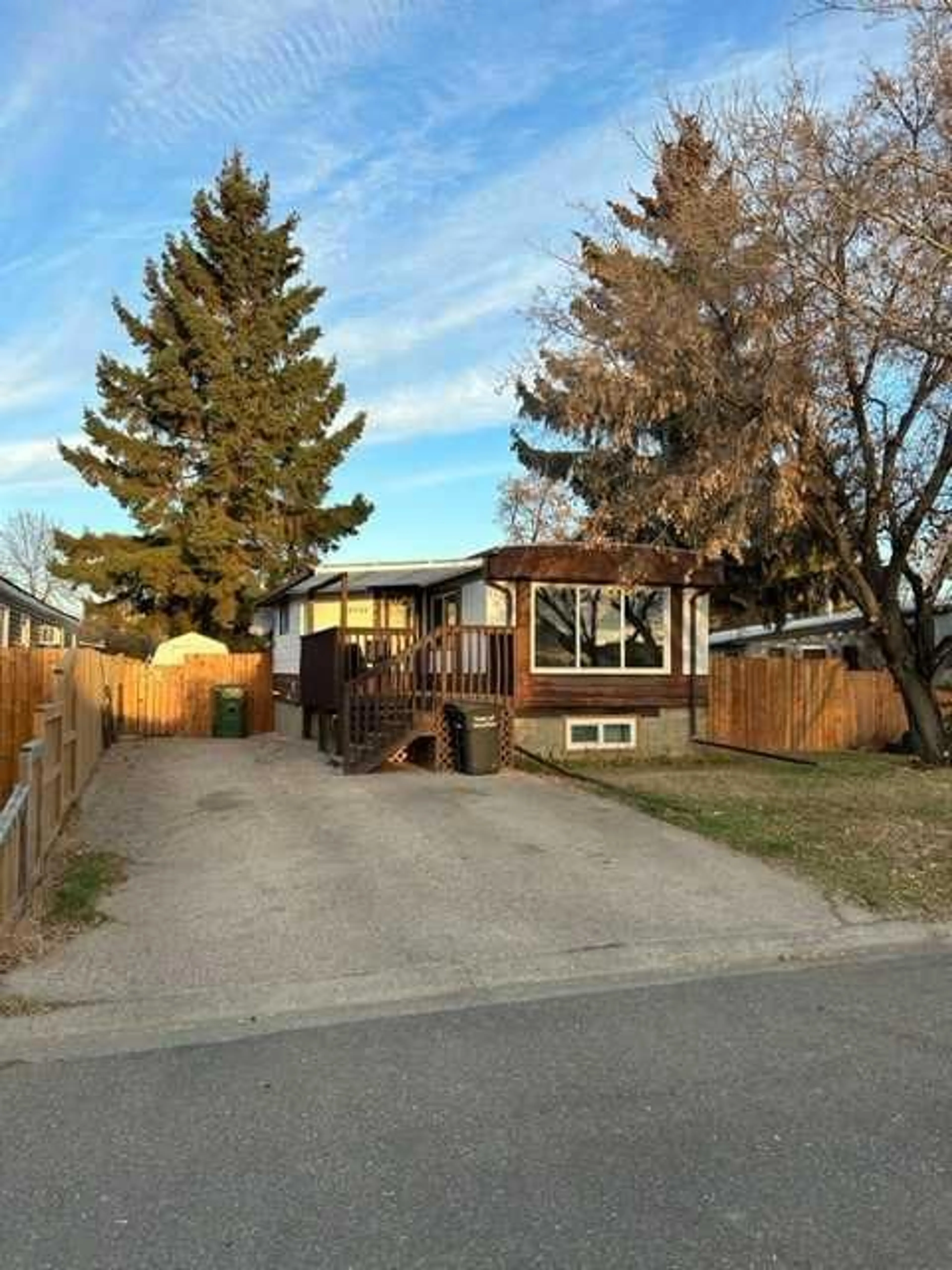 Frontside or backside of a home for 4942 43 St, Vermilion Alberta T9X 1P5