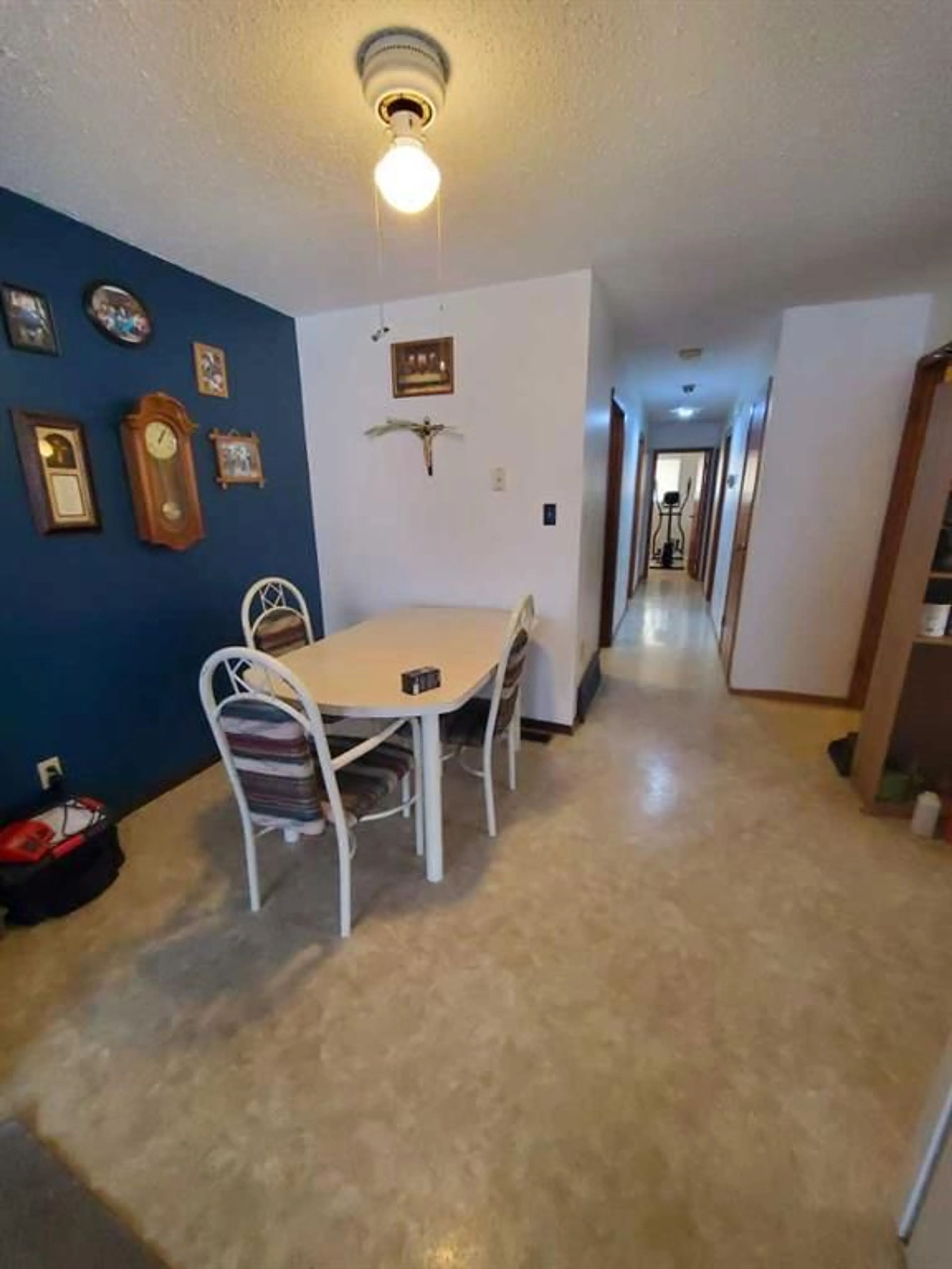 Dining room for 516 52 St, Edson Alberta T7E 1K9