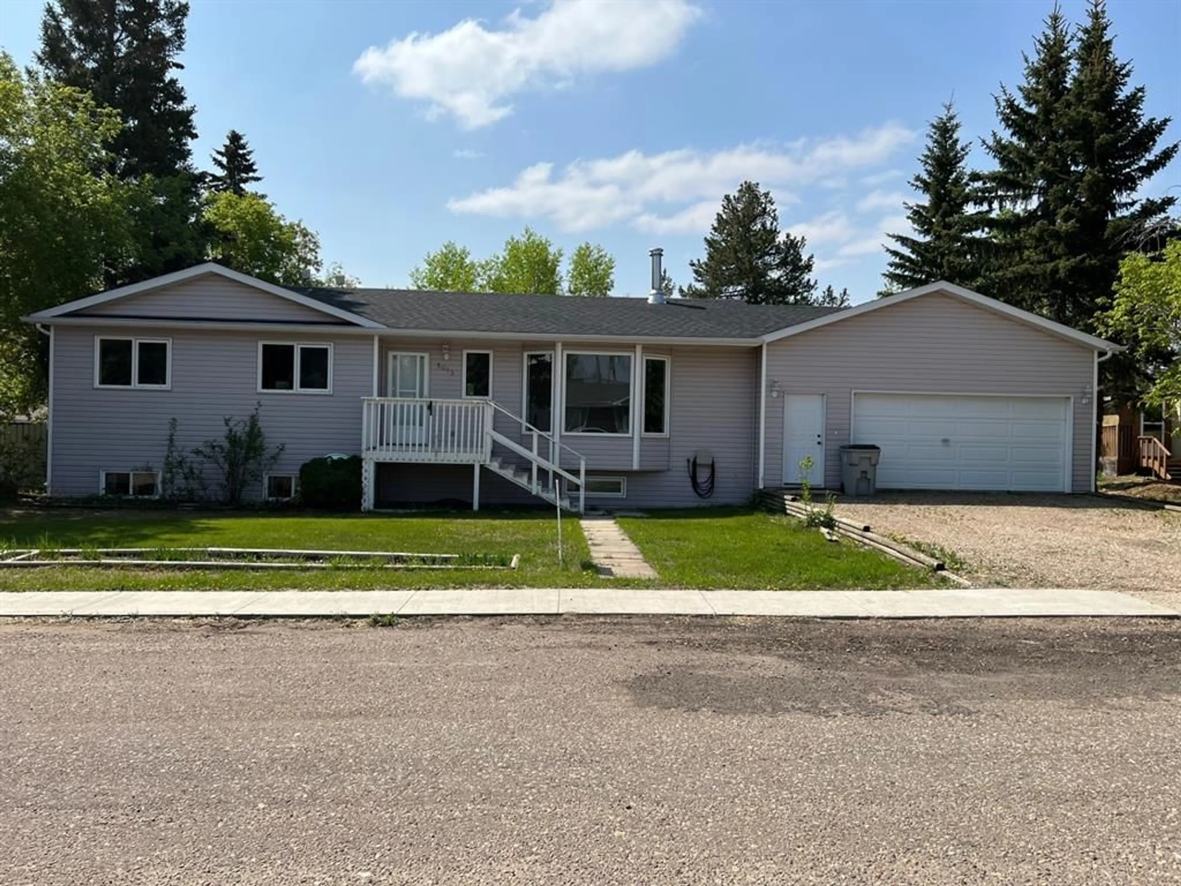 Frontside or backside of a home for 5013 4 Ave, Chauvin Alberta T0B 0V0